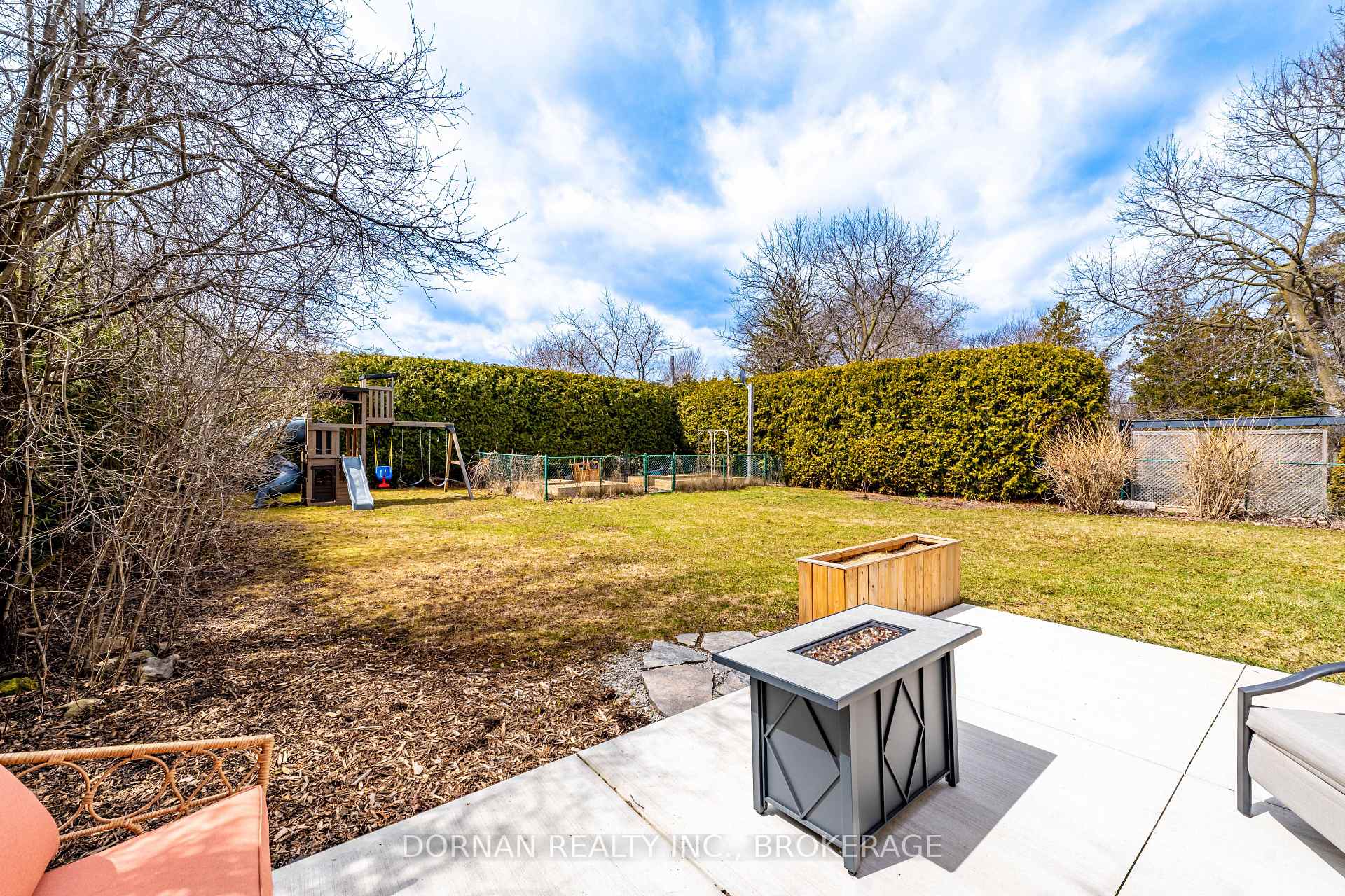 Photo 37 of 408 Perry Street, Whitby, Downtown Whitby — HOMEH