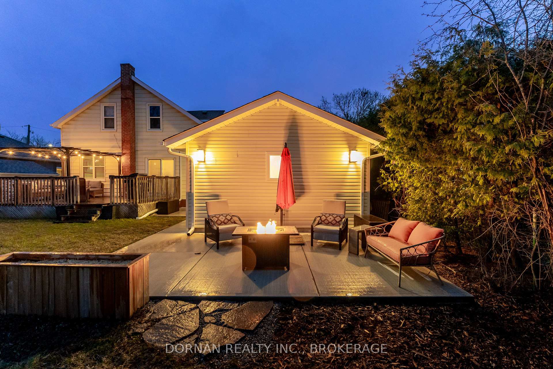 Photo 38 of 408 Perry Street, Whitby, Downtown Whitby — HOMEH