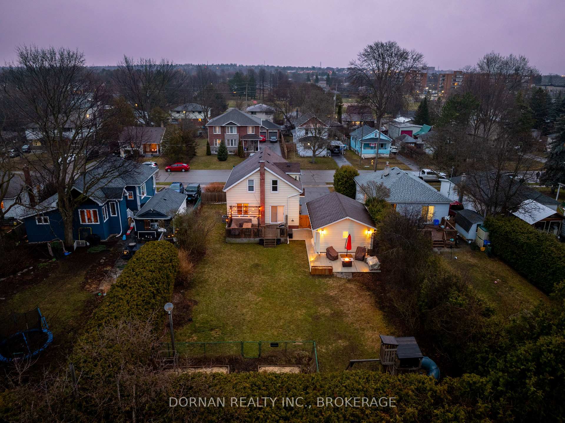 Photo 40 of 408 Perry Street, Whitby, Downtown Whitby — HOMEH