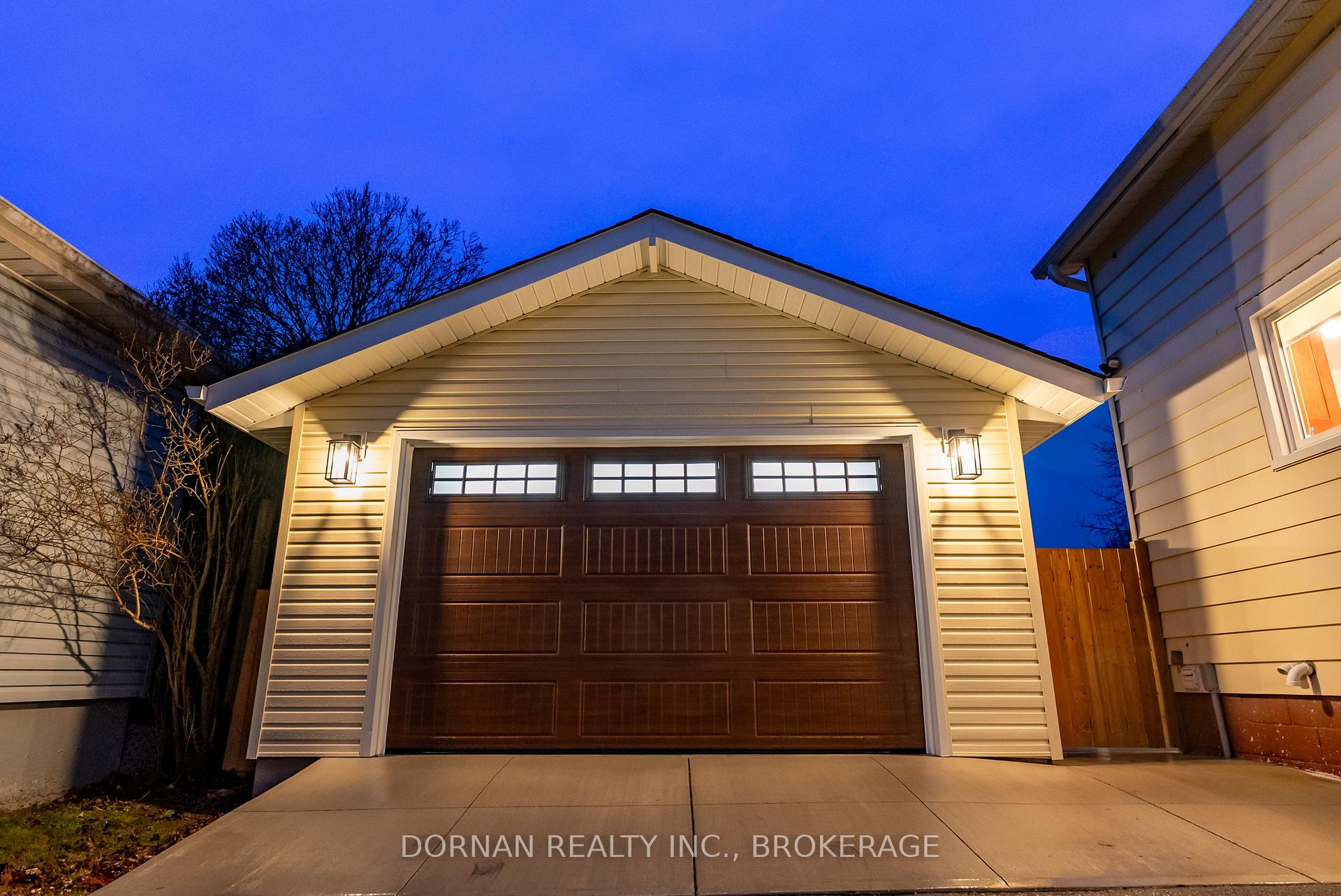 Photo 41 of 408 Perry Street, Whitby, Downtown Whitby — HOMEH