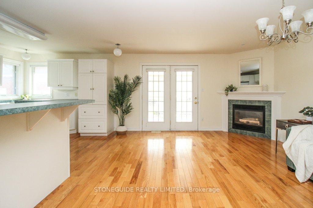 Photo 12 of 2281 Wintergreen Trail, Peterborough, Monaghan Ward 2 — HOMEH
