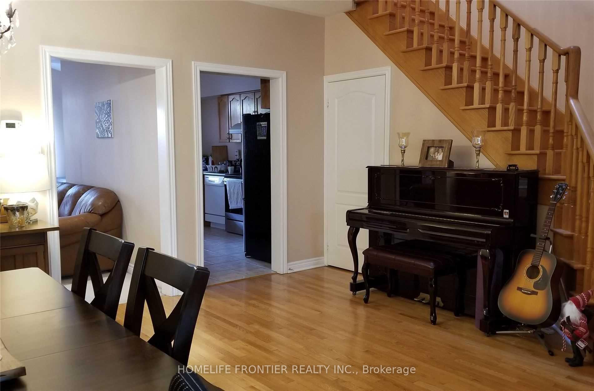 Photo 5 of 97 Kimono Crescent, Richmond Hill, Rouge Woods — HOMEH