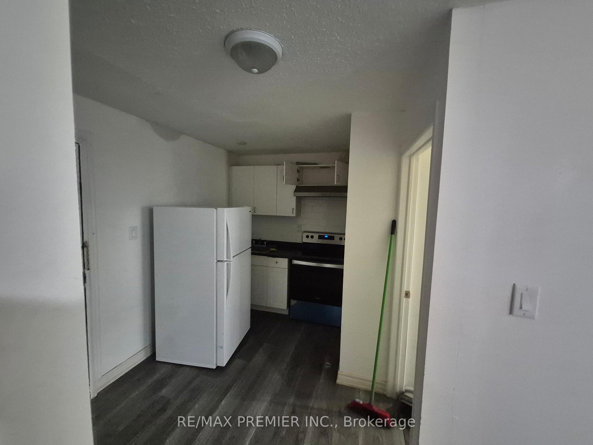Photo 12 of Unit 3B, 92 Wolfe Street, Oshawa, Lakeview — HOMEH