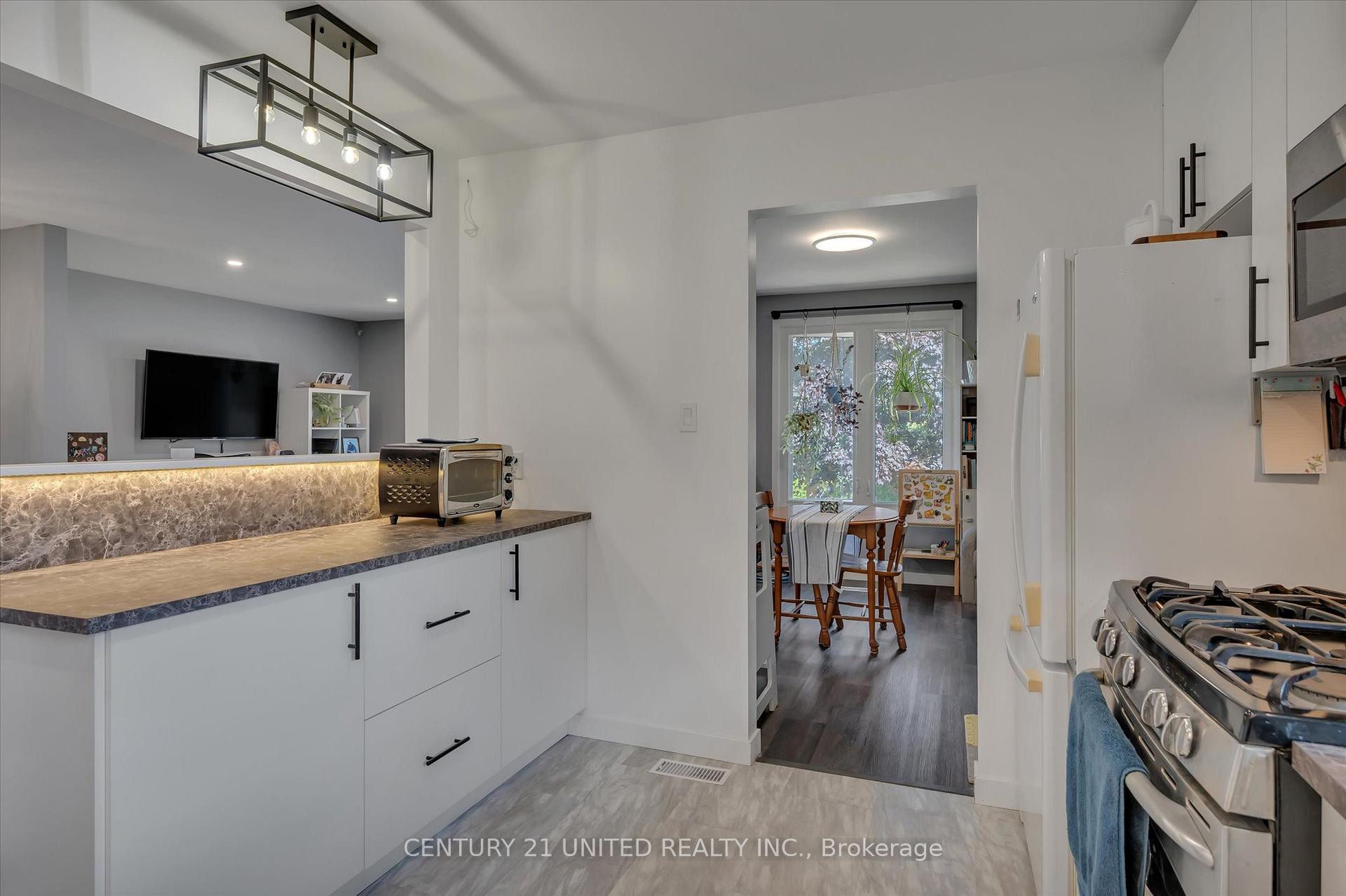 Photo 15 of 561 Barnes Crescent, Peterborough, Otonabee Ward 1 — HOMEH