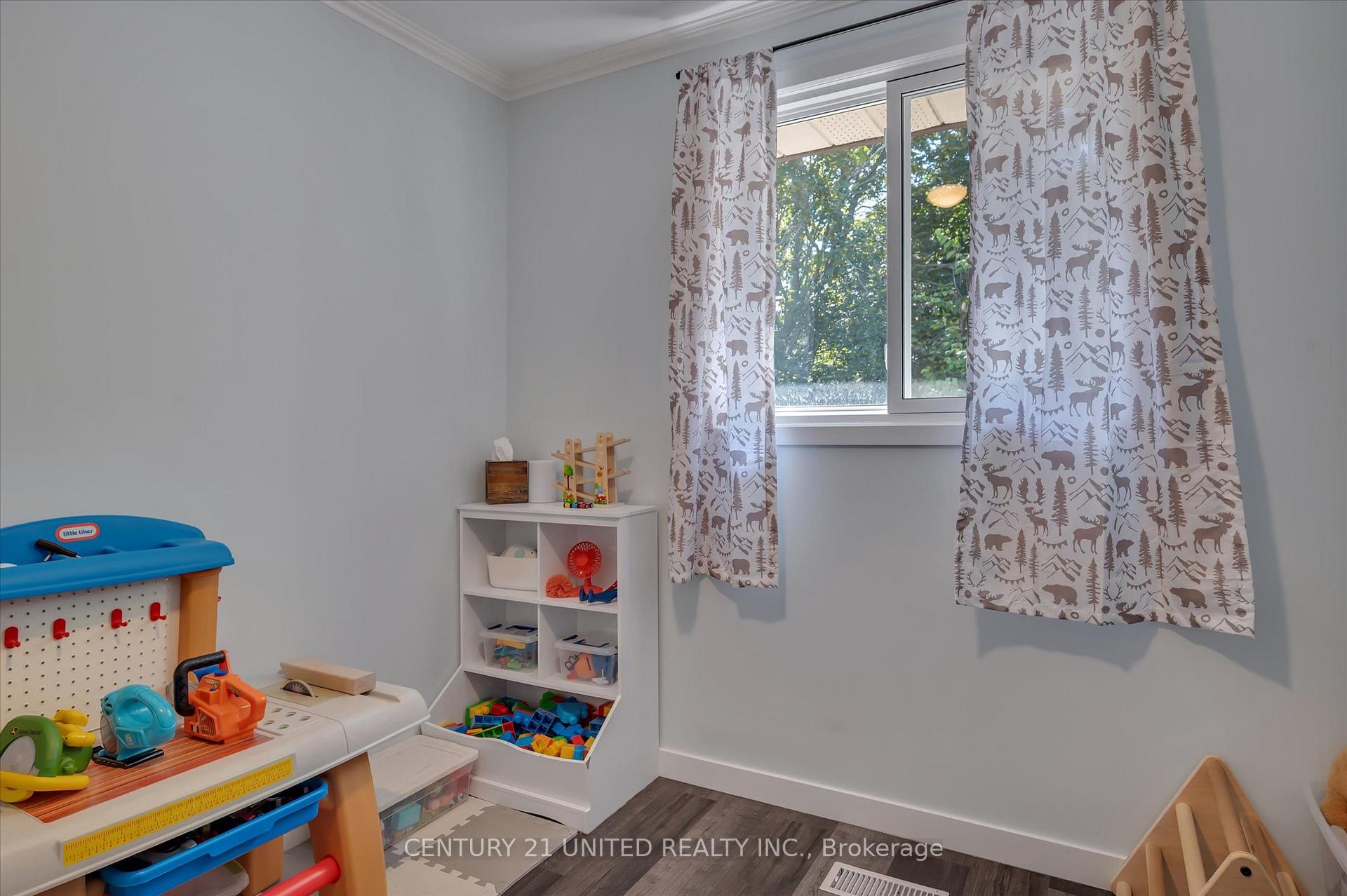 Photo 22 of 561 Barnes Crescent, Peterborough, Otonabee Ward 1 — HOMEH