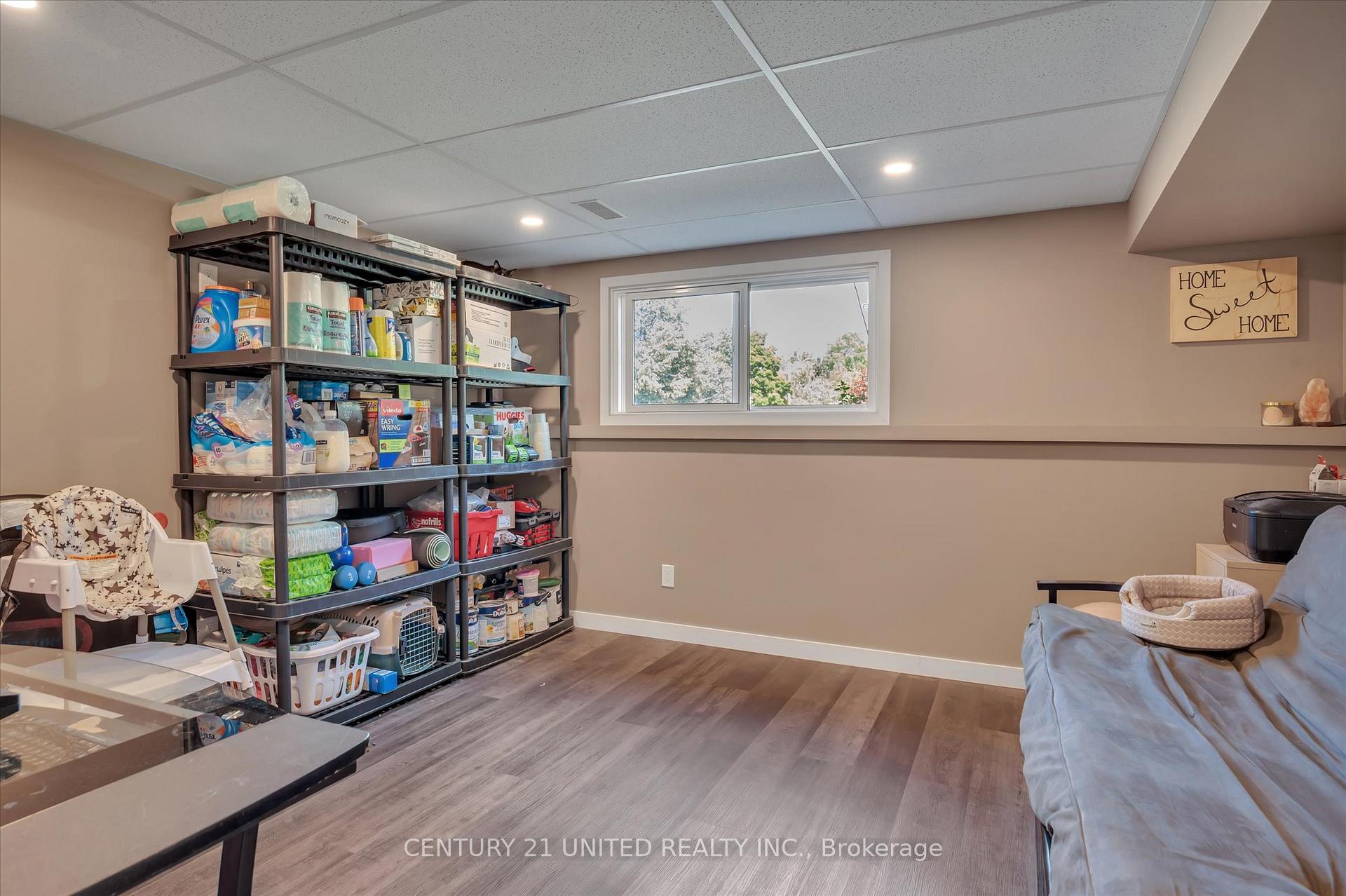 Photo 27 of 561 Barnes Crescent, Peterborough, Otonabee Ward 1 — HOMEH