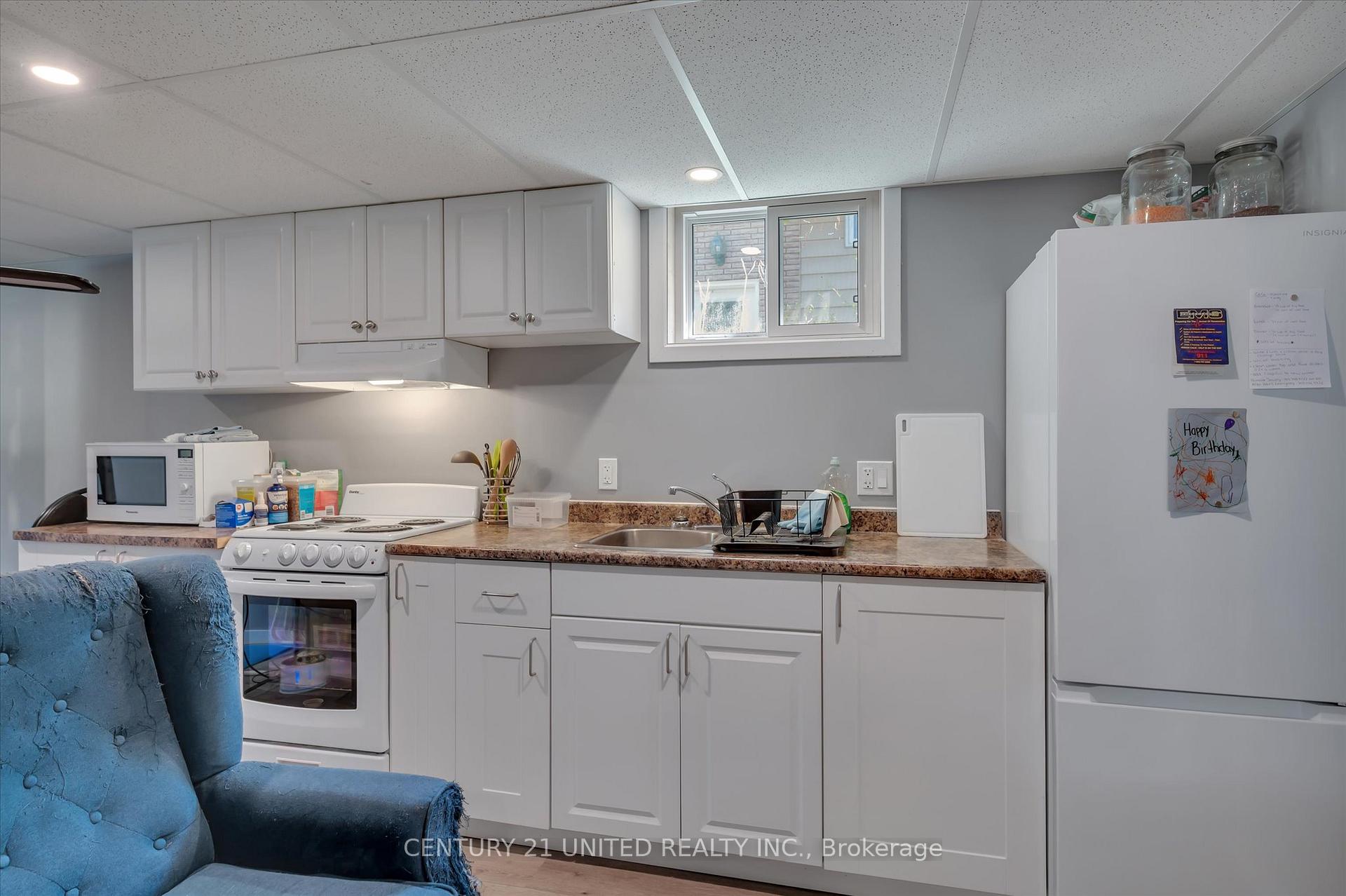 Photo 31 of 561 Barnes Crescent, Peterborough, Otonabee Ward 1 — HOMEH