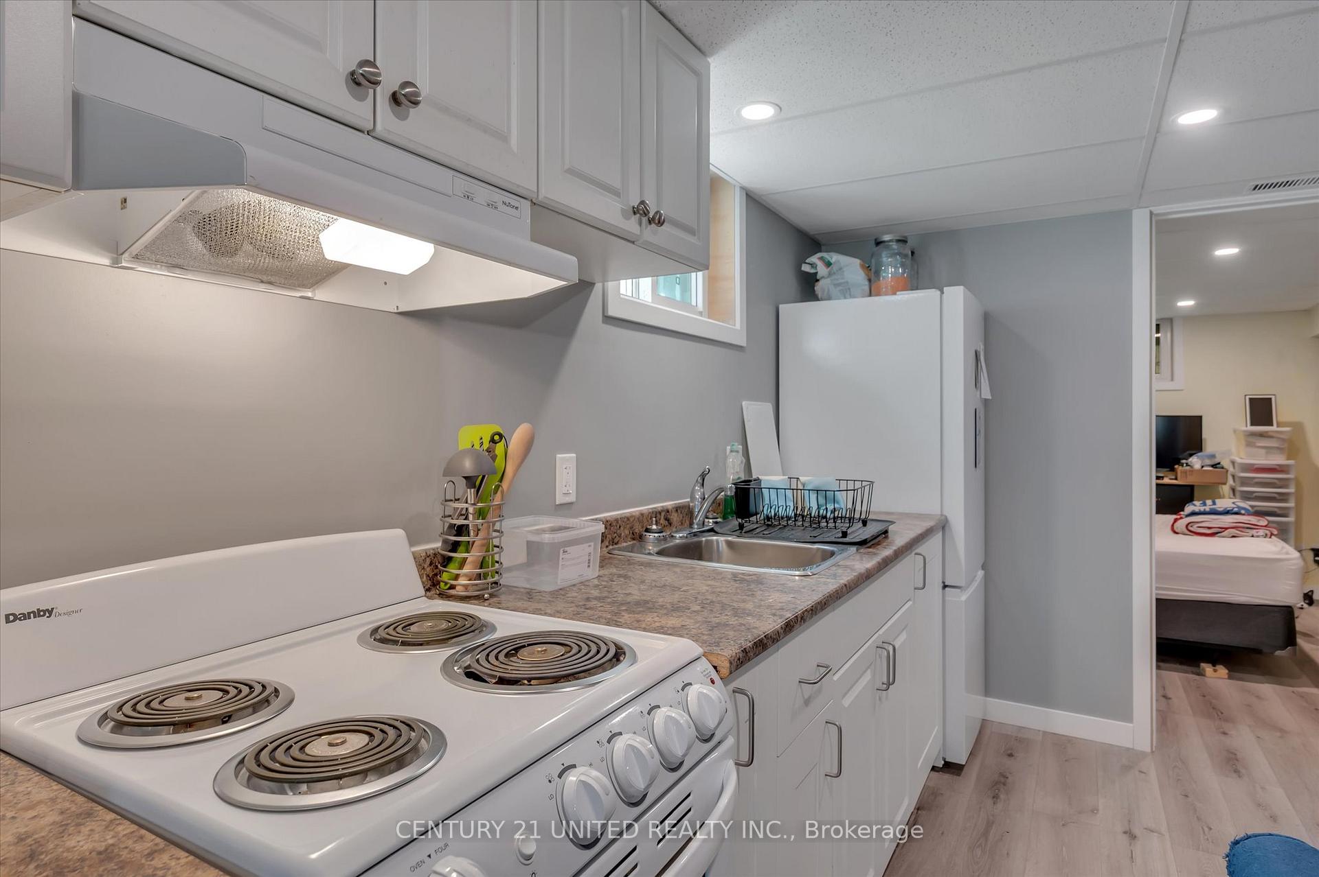Photo 33 of 561 Barnes Crescent, Peterborough, Otonabee Ward 1 — HOMEH