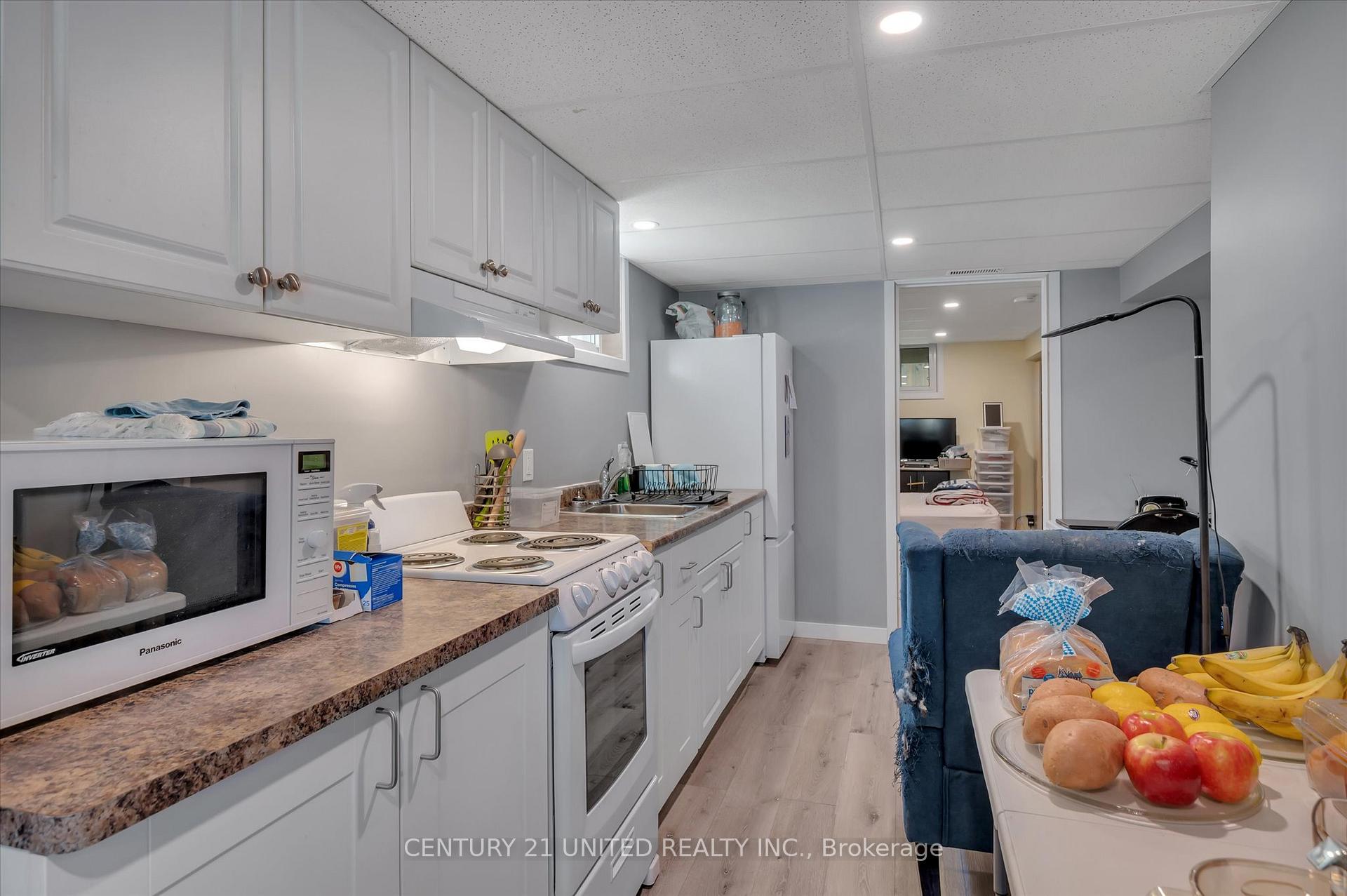 Photo 34 of 561 Barnes Crescent, Peterborough, Otonabee Ward 1 — HOMEH