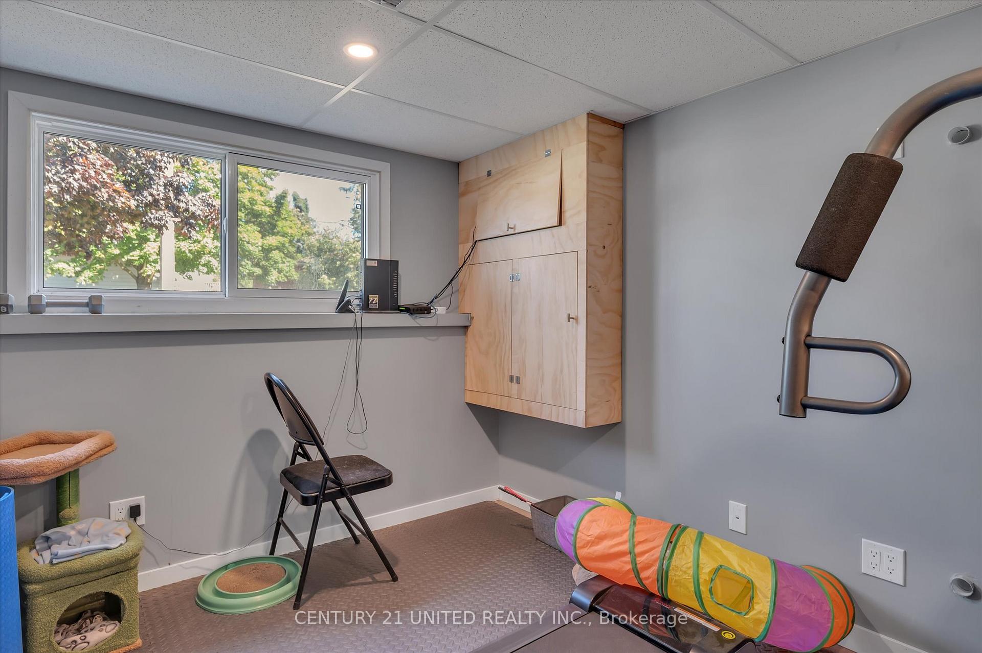 Photo 36 of 561 Barnes Crescent, Peterborough, Otonabee Ward 1 — HOMEH