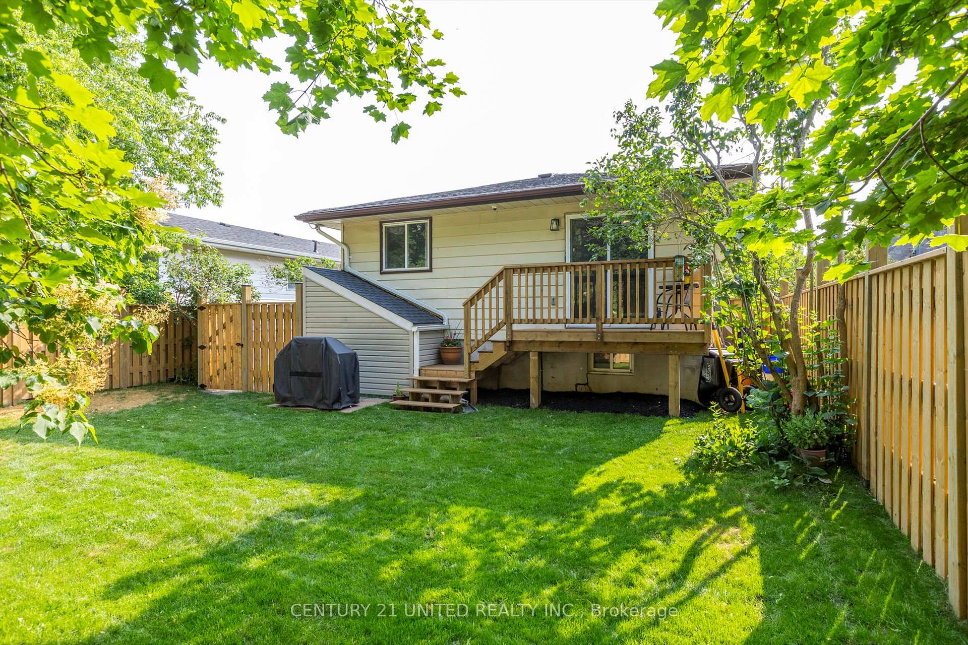 Photo 41 of 561 Barnes Crescent, Peterborough, Otonabee Ward 1 — HOMEH