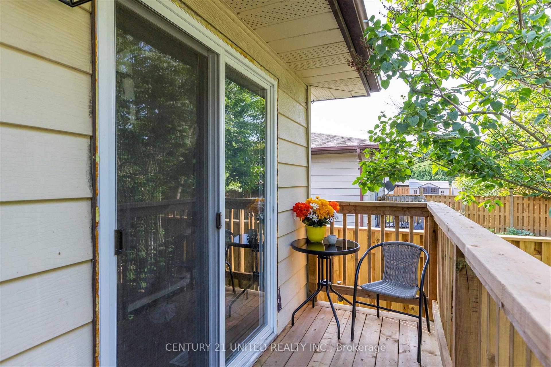 Photo 43 of 561 Barnes Crescent, Peterborough, Otonabee Ward 1 — HOMEH