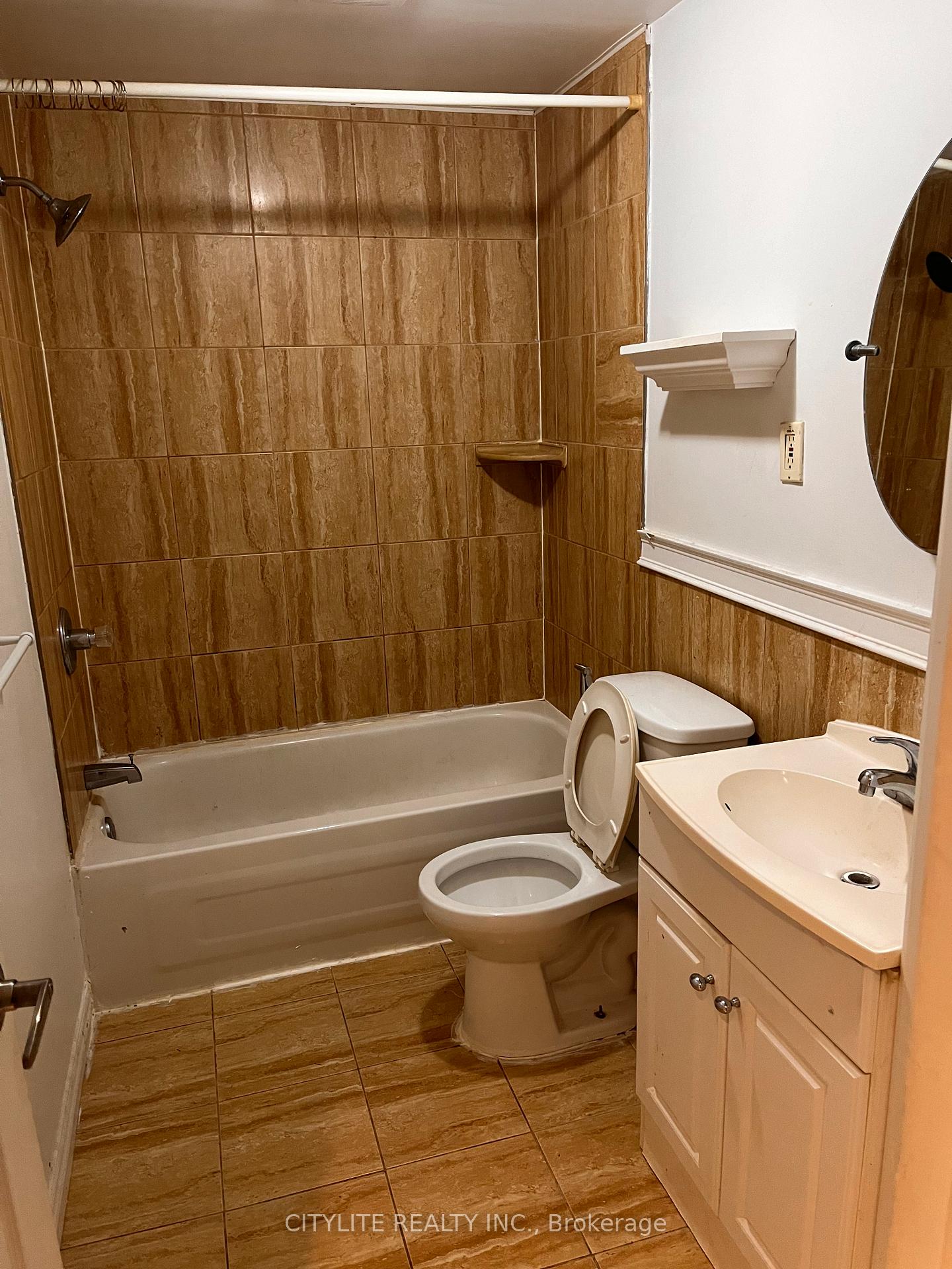 Photo 5 of Unit Lower, 28 Grassmere Court, Oshawa, Lakeview — HOMEH