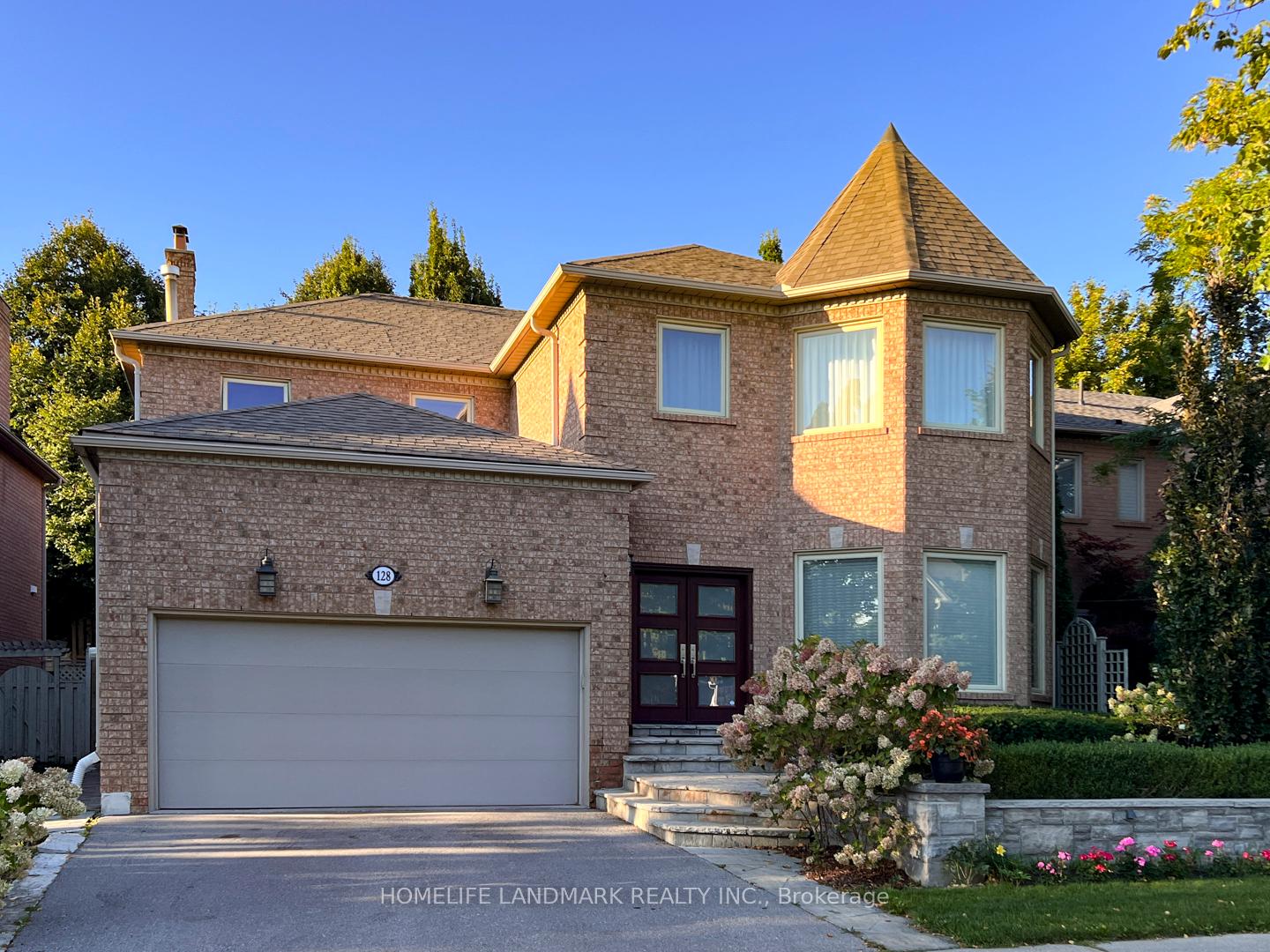 Front of 128 beverley glen Boulevard
