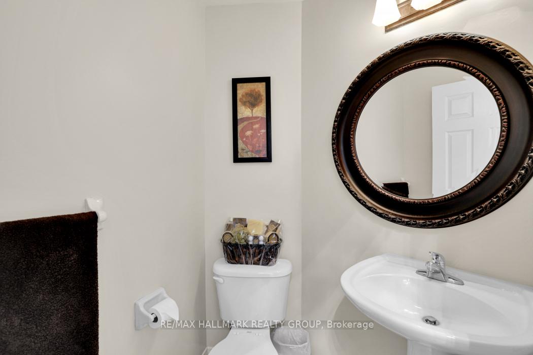 Photo 13 of 1072 Brasseur Crescent, Ottawa, Fallingbrook/Gardenway South — HOMEH