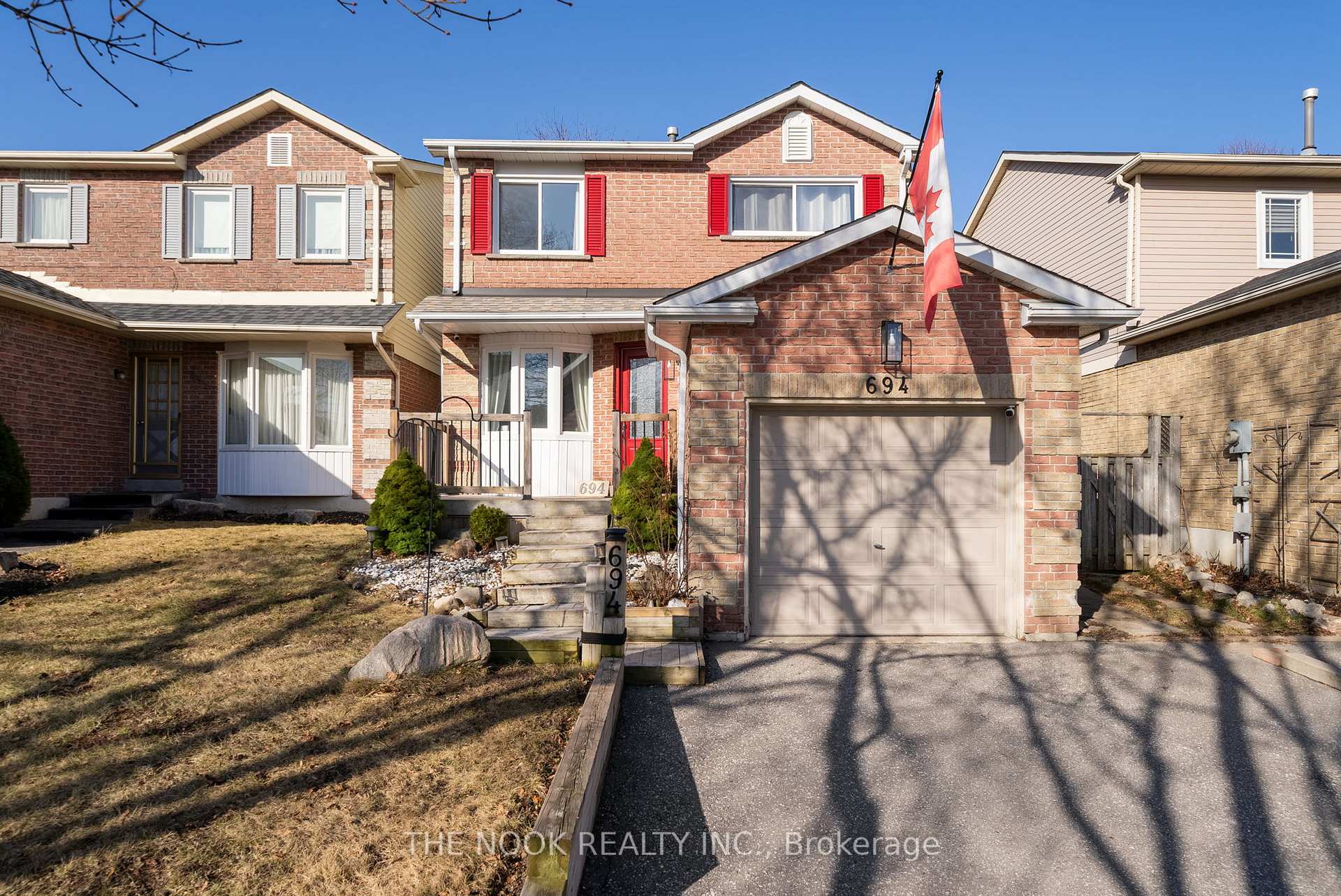 Photo 1 of 694 Sugar Maple Crescent, Whitby, Williamsburg — HOMEH