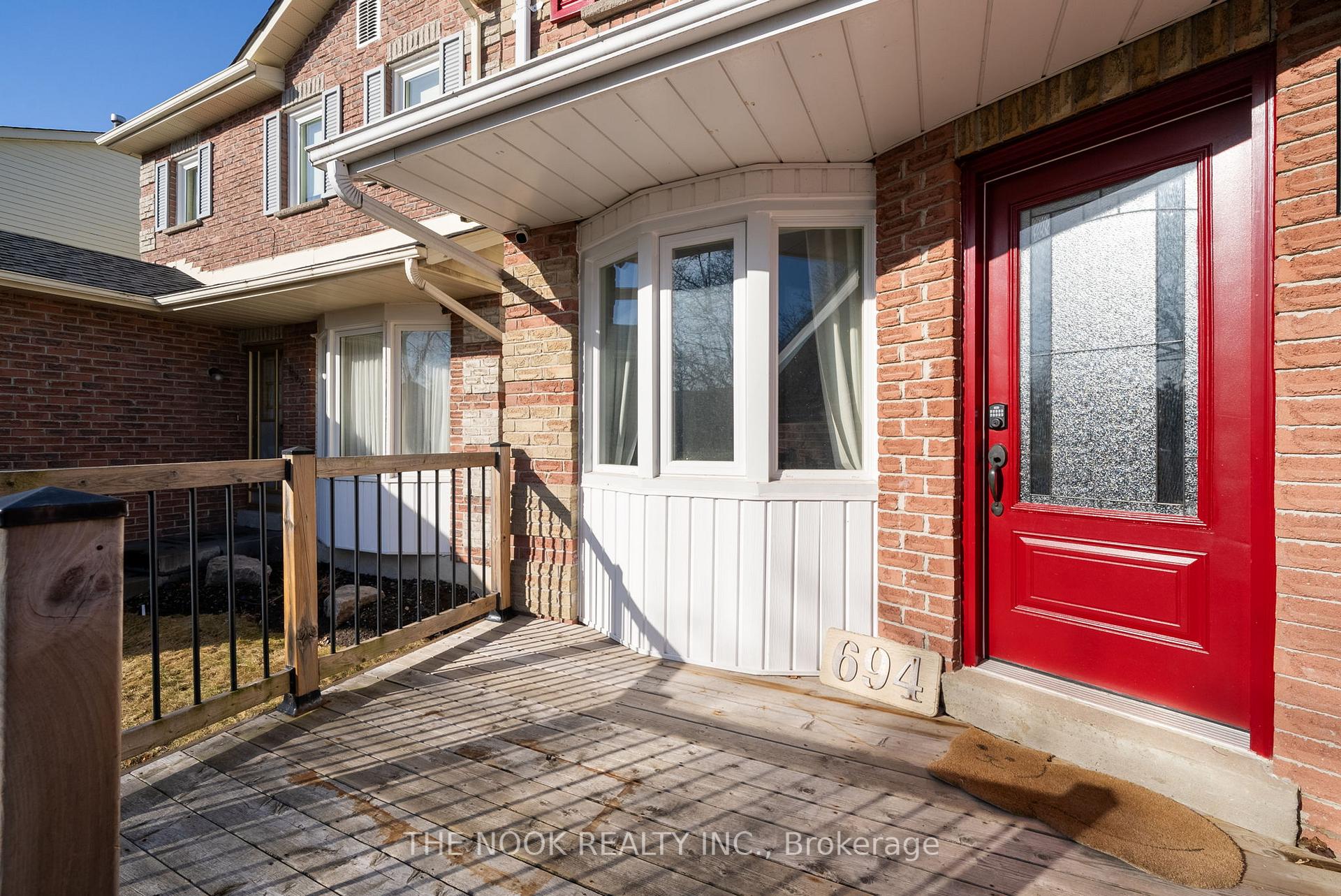 Photo 4 of 694 Sugar Maple Crescent, Whitby, Williamsburg — HOMEH