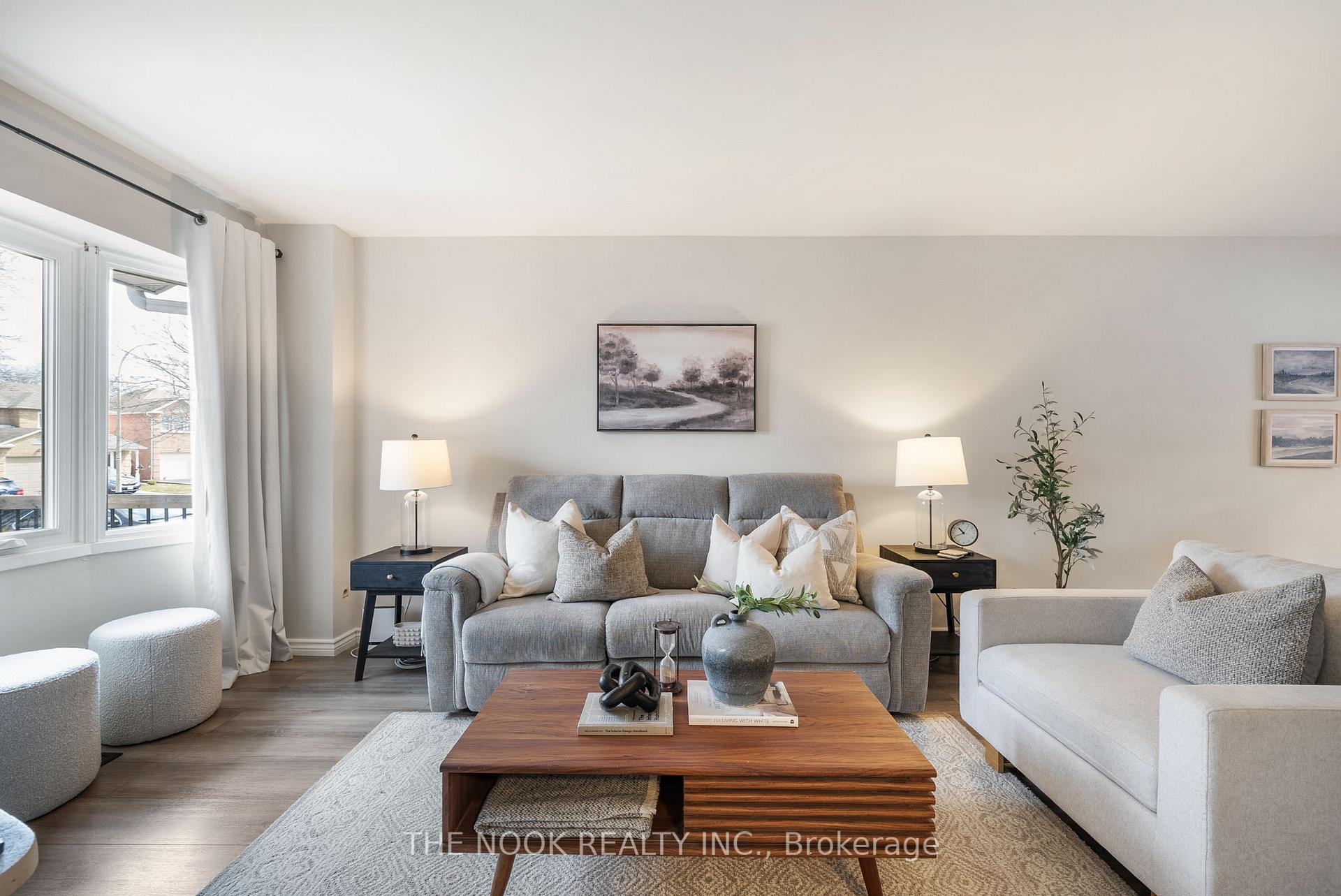 Photo 6 of 694 Sugar Maple Crescent, Whitby, Williamsburg — HOMEH