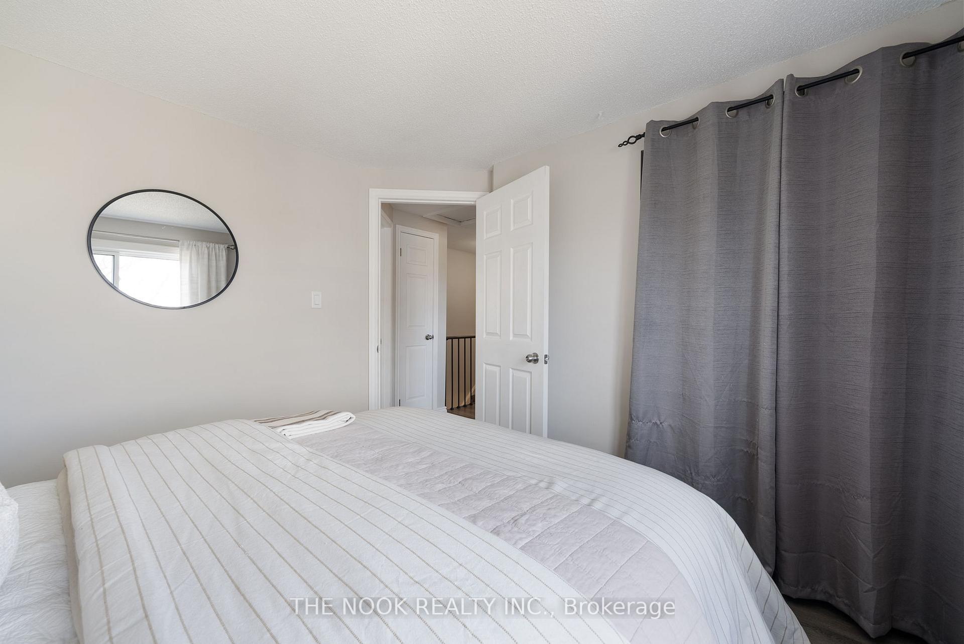 Photo 15 of 694 Sugar Maple Crescent, Whitby, Williamsburg — HOMEH