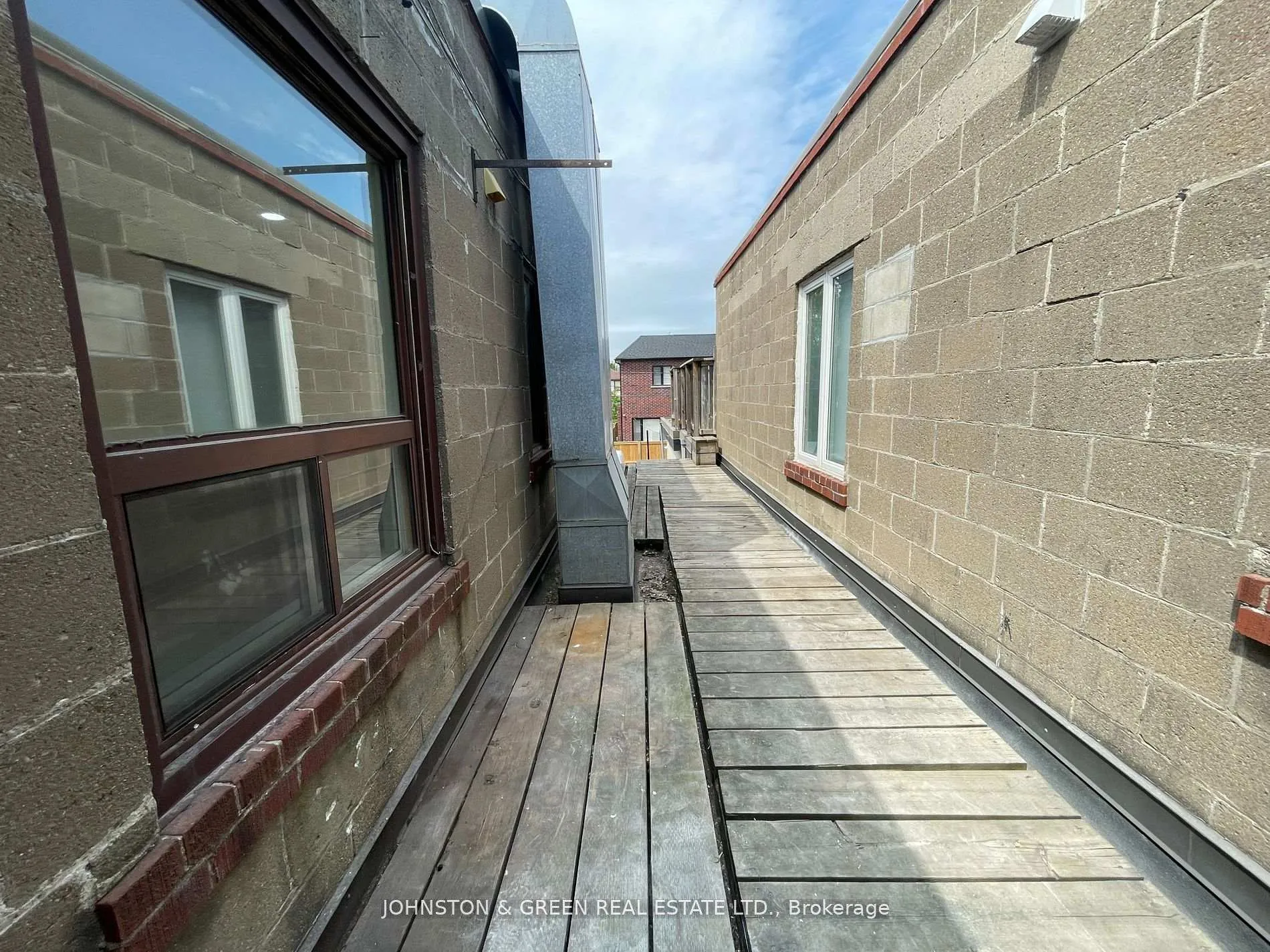 Photo 7 of Unit A, 1054 Coxwell Avenue, Toronto, East York — HOMEH