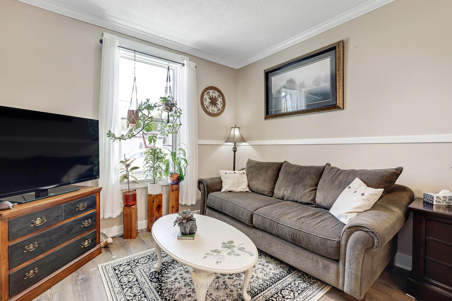 Photo 8 of 81 Tierney Street S, Arnprior — HOMEH