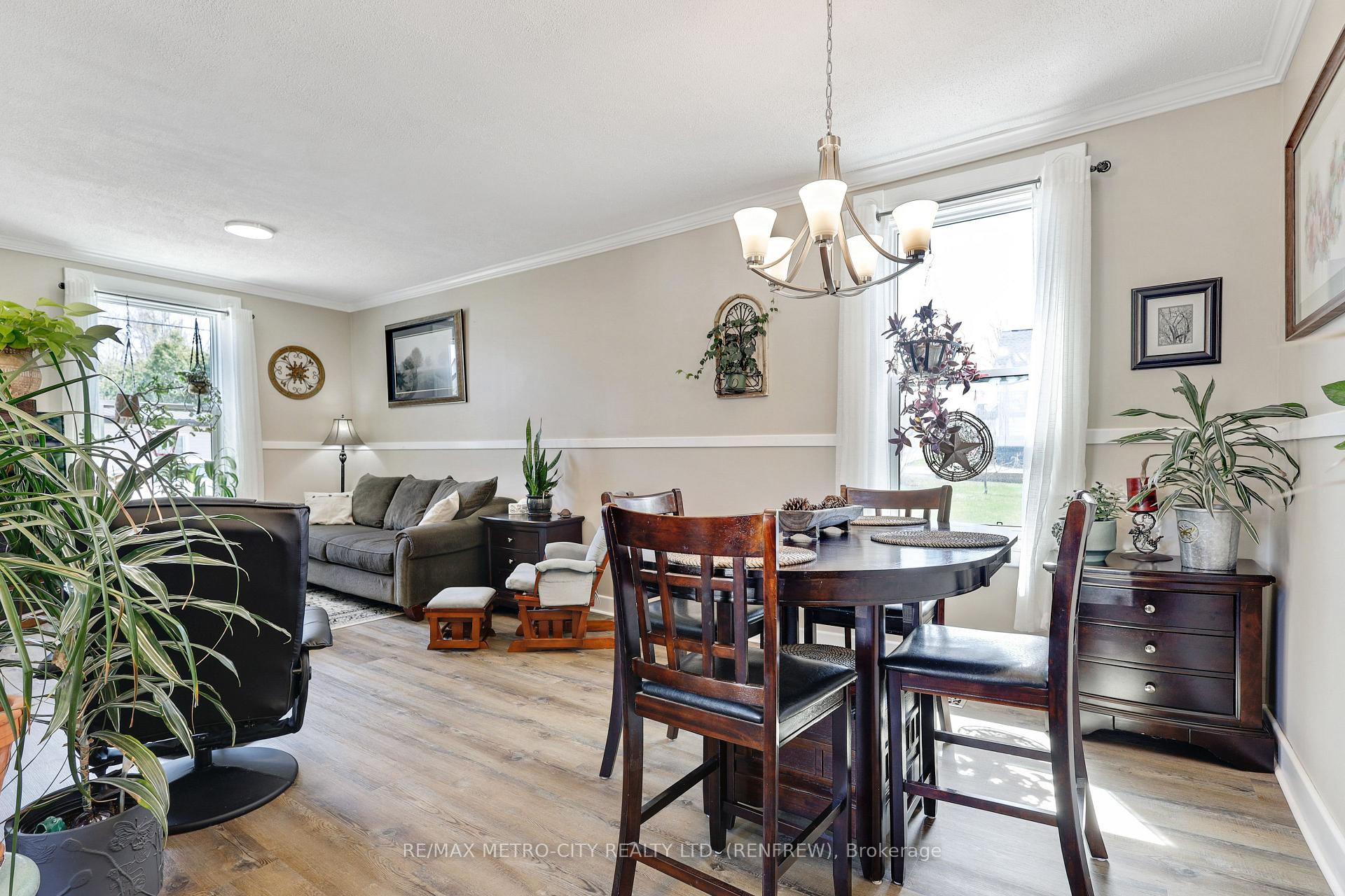 Photo 13 of 81 Tierney Street S, Arnprior — HOMEH