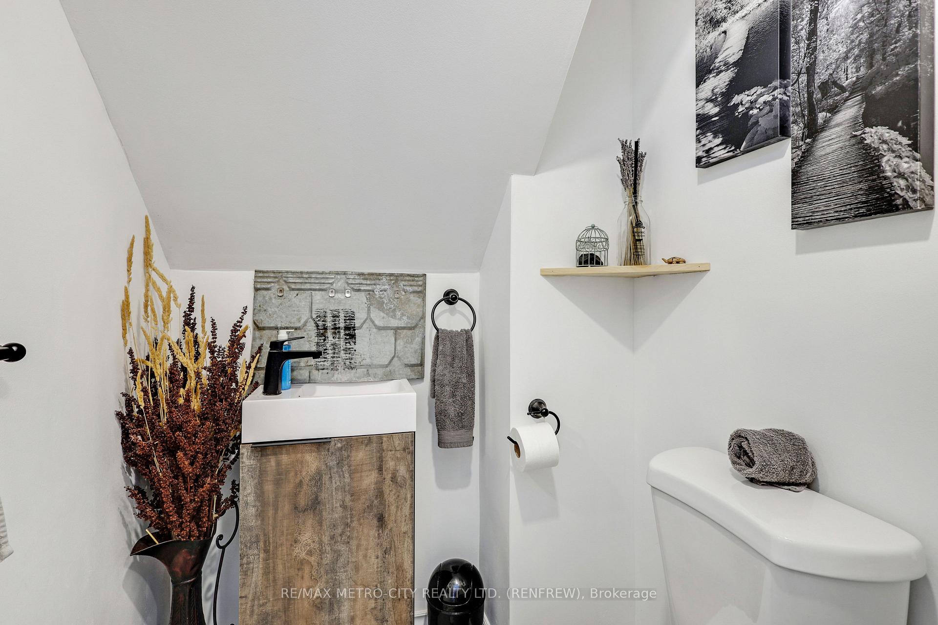 Photo 14 of 81 Tierney Street S, Arnprior — HOMEH
