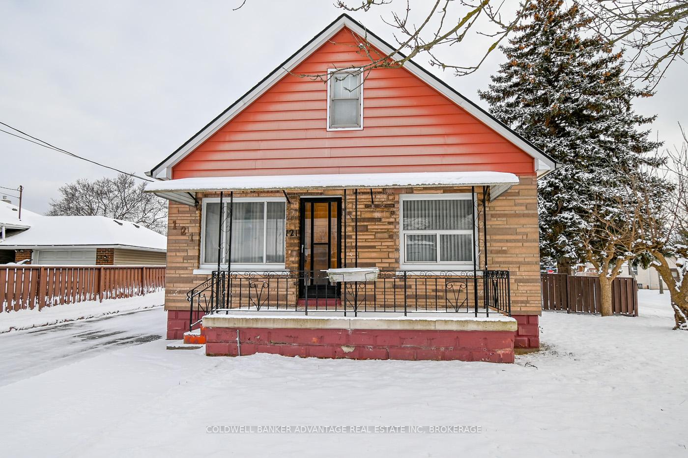 Photo 2 of 121 St. Augustine Avenue, Welland, Broadway — HOMEH