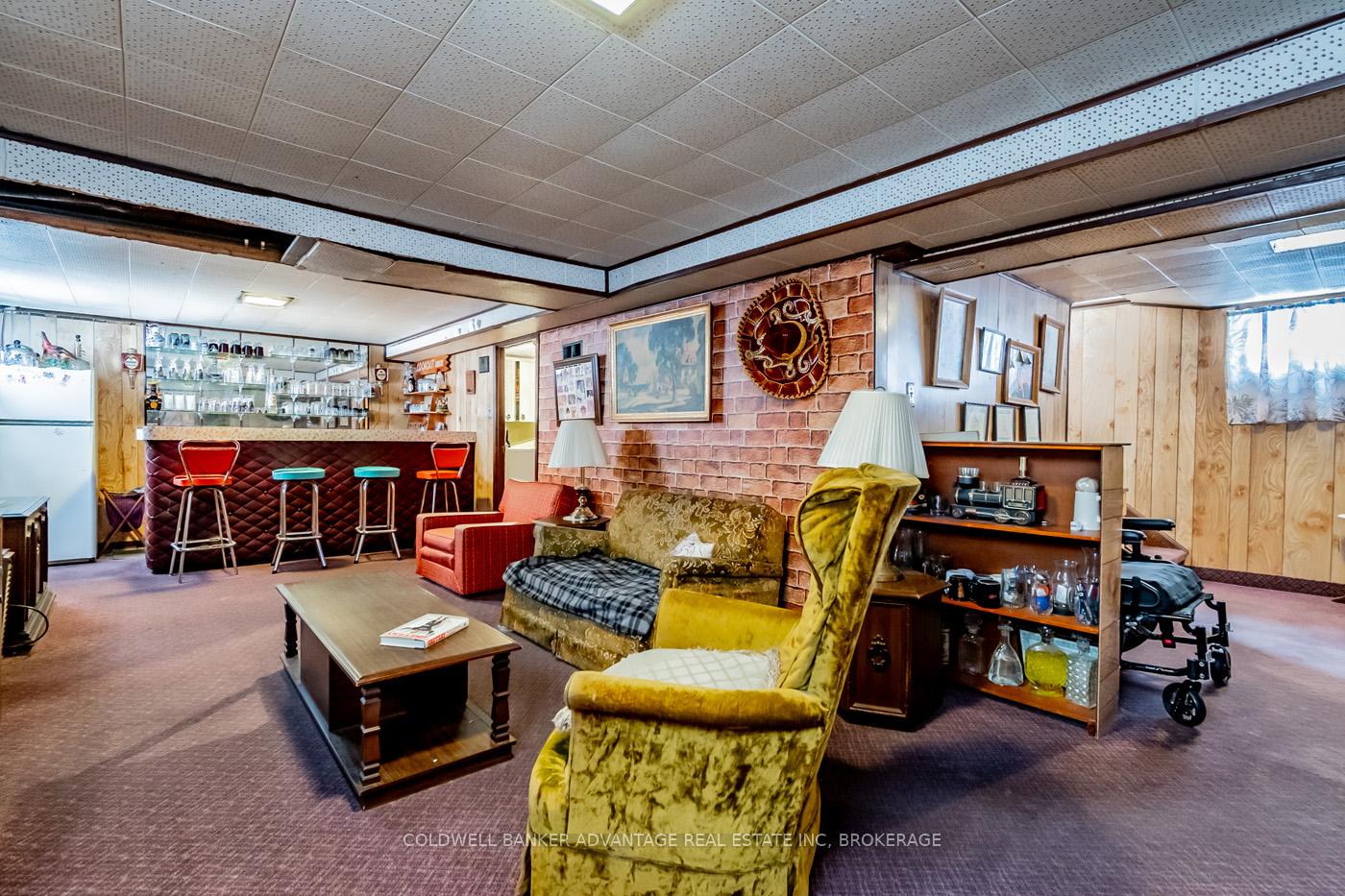 Photo 14 of 121 St. Augustine Avenue, Welland, Broadway — HOMEH