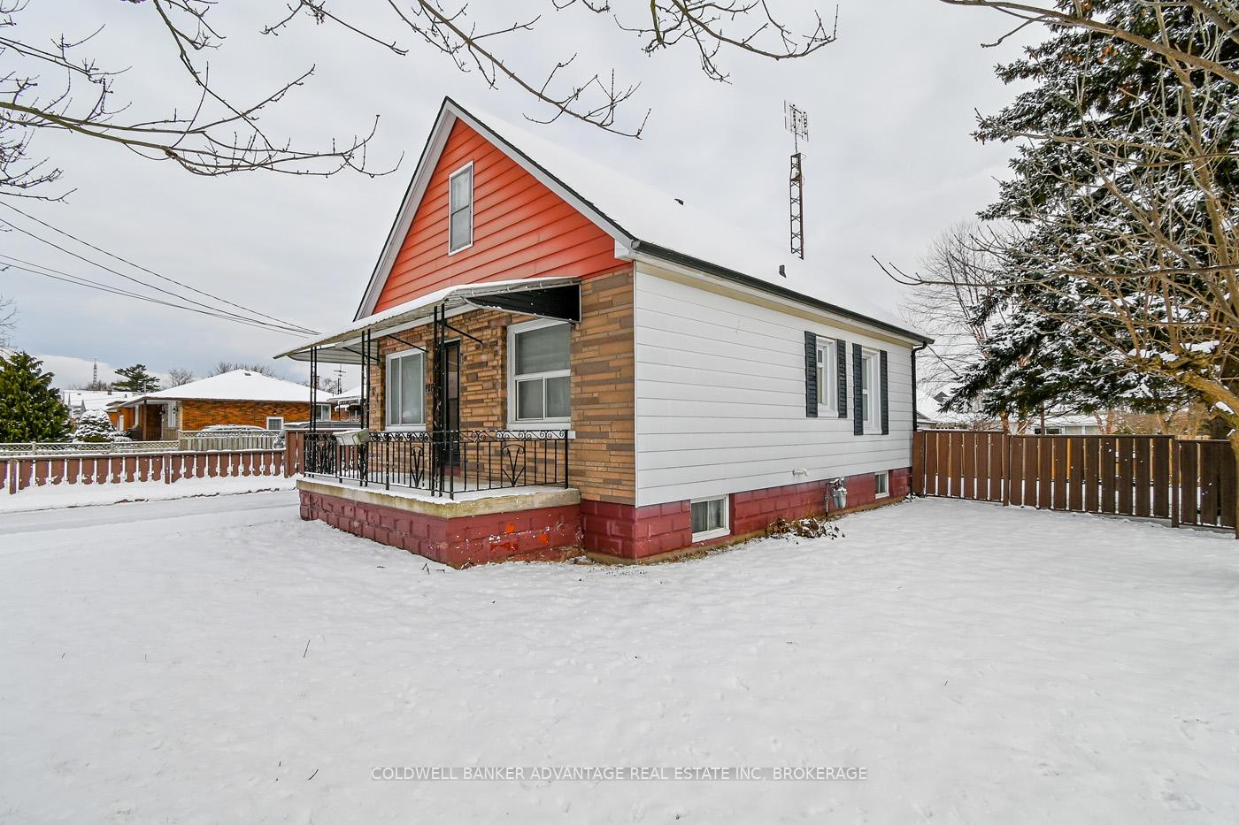 Photo 20 of 121 St. Augustine Avenue, Welland, Broadway — HOMEH