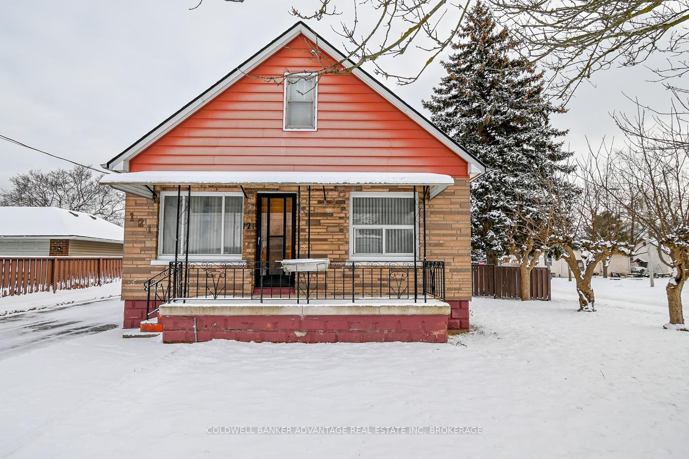 Photo 22 of 121 St. Augustine Avenue, Welland, Broadway — HOMEH