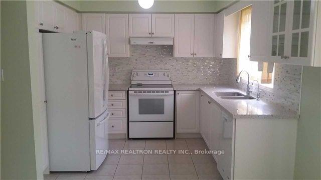 Photo 4 of 23 Silver Linden Drive, Richmond Hill, Langstaff — HOMEH