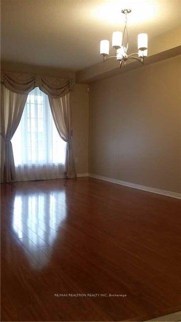Photo 7 of 23 Silver Linden Drive, Richmond Hill, Langstaff — HOMEH