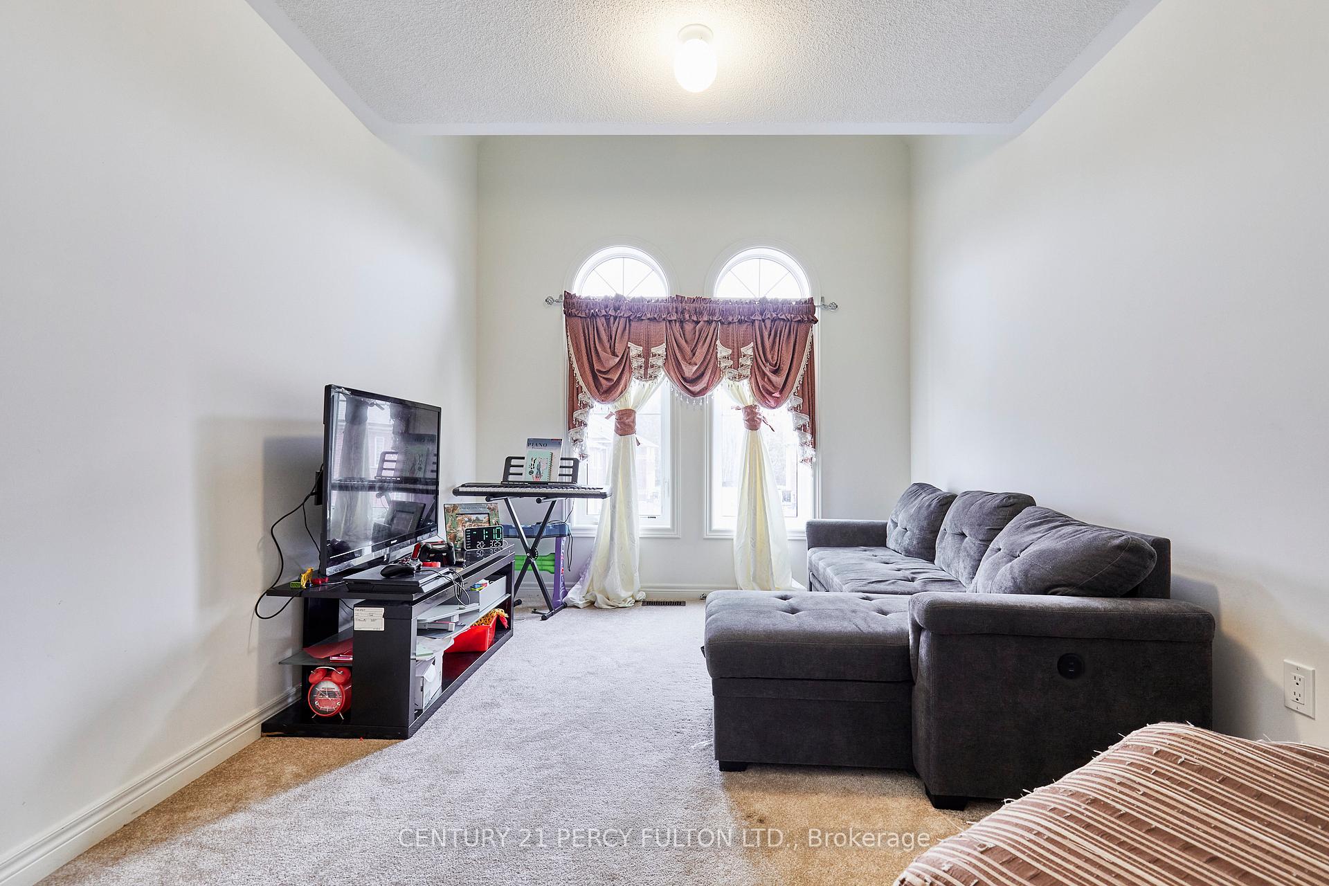 Photo 13 of 1205 Kettering Drive, Oshawa, Eastdale — HOMEH