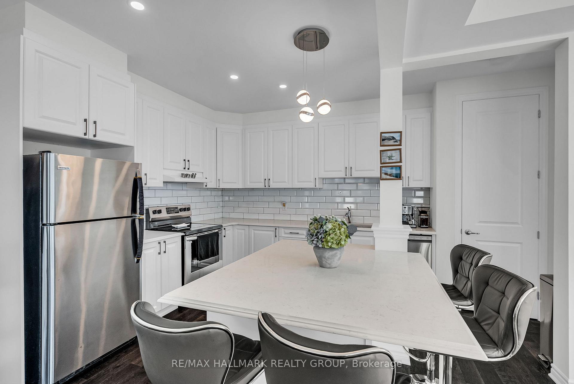 Photo 8 of 10 Pewee Place, Ottawa, Avalon West — HOMEH