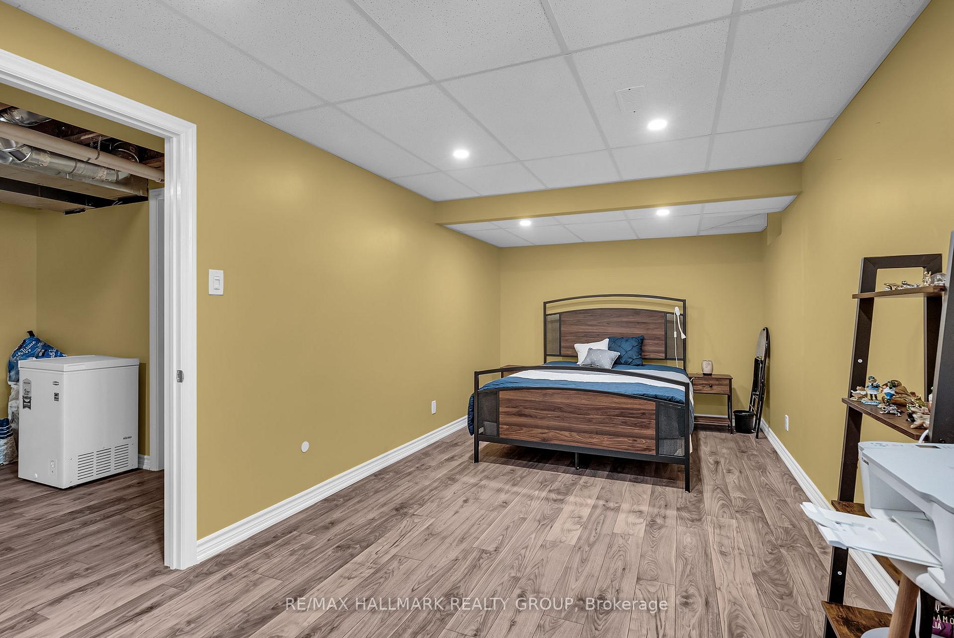 Photo 16 of 10 Pewee Place, Ottawa, Avalon West — HOMEH