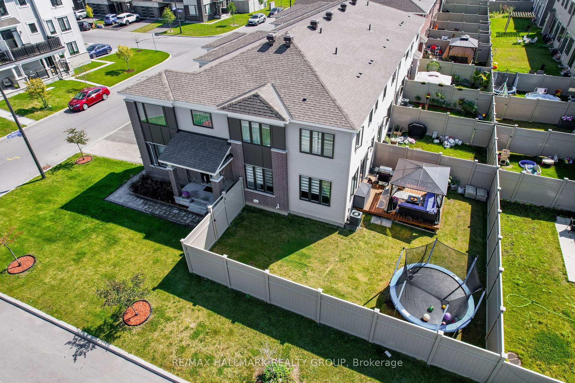 Photo 17 of 10 Pewee Place, Ottawa, Avalon West — HOMEH