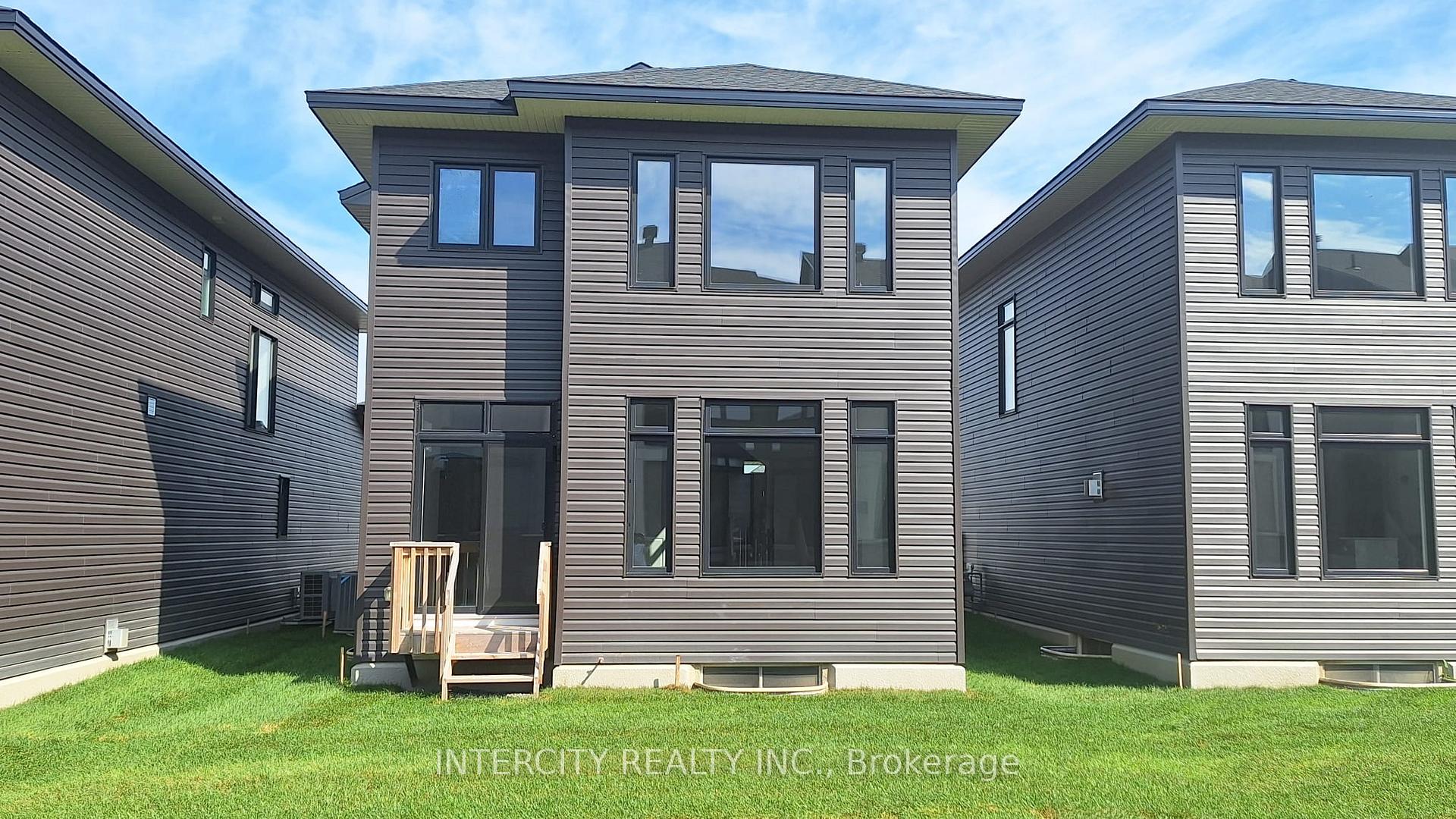 Photo 4 of 554 Tenor Ridge, Ottawa, Riverside South/Gloucester Glen — HOMEH
