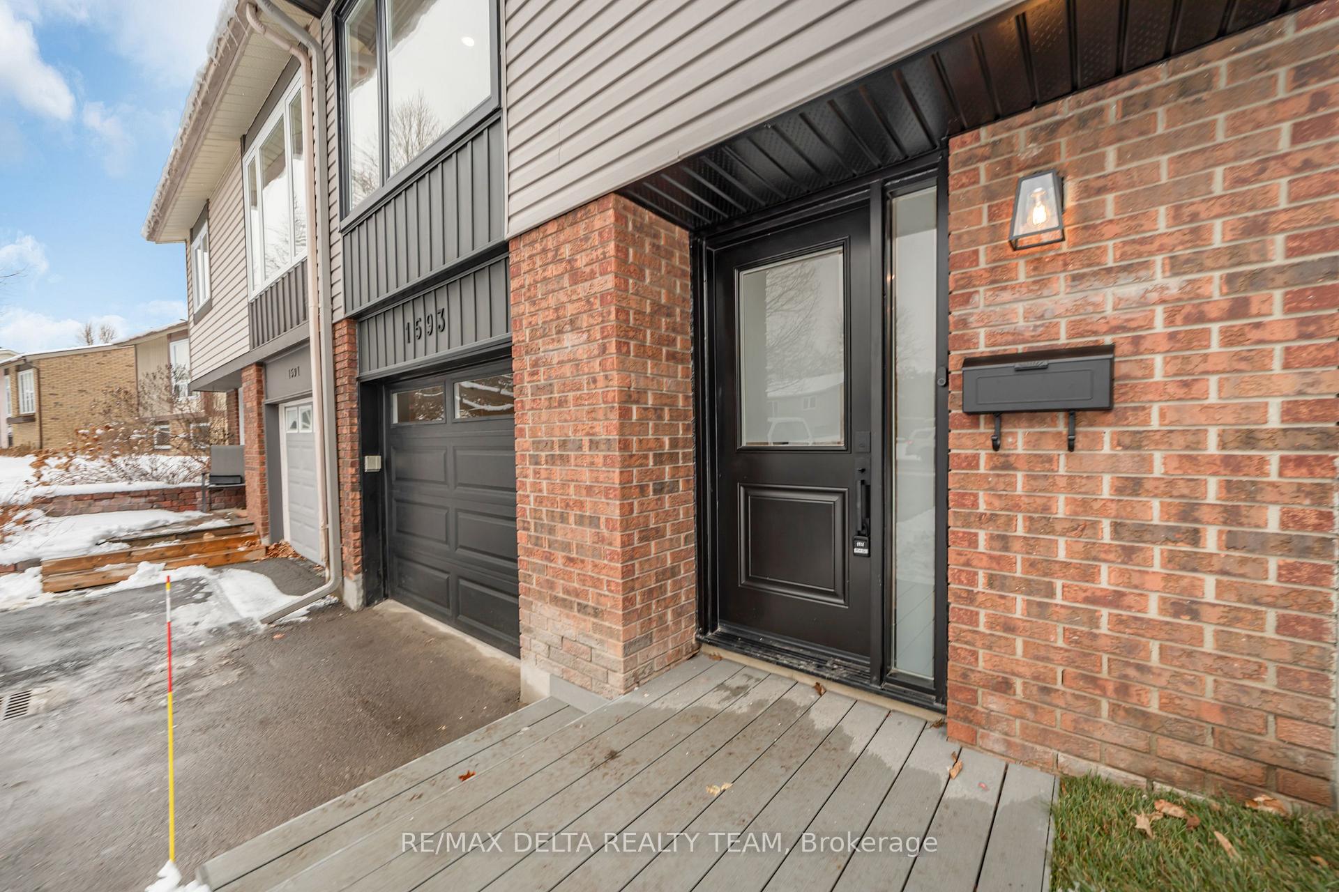 Photo 4 of 1593 Payette Drive, Ottawa, Bilberry Creek/Queenswood Heights — HOMEH