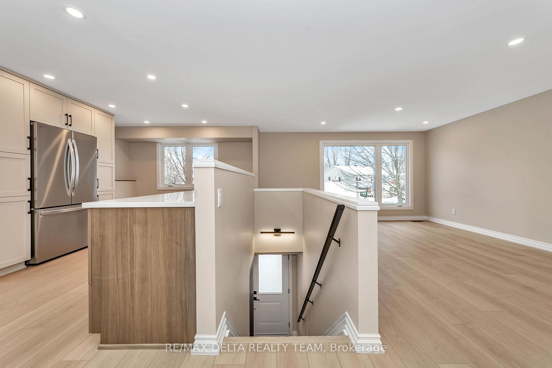 Photo 14 of 1593 Payette Drive, Ottawa, Bilberry Creek/Queenswood Heights — HOMEH