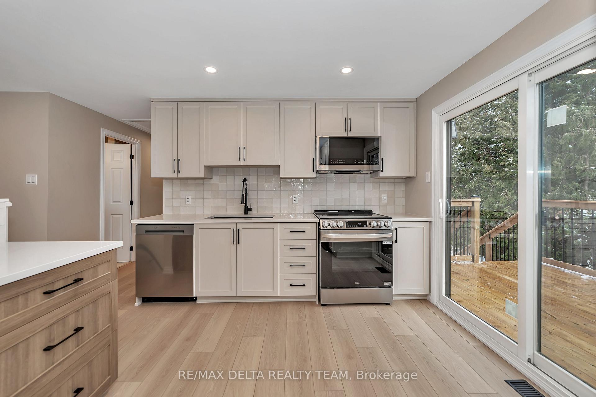Photo 17 of 1593 Payette Drive, Ottawa, Bilberry Creek/Queenswood Heights — HOMEH