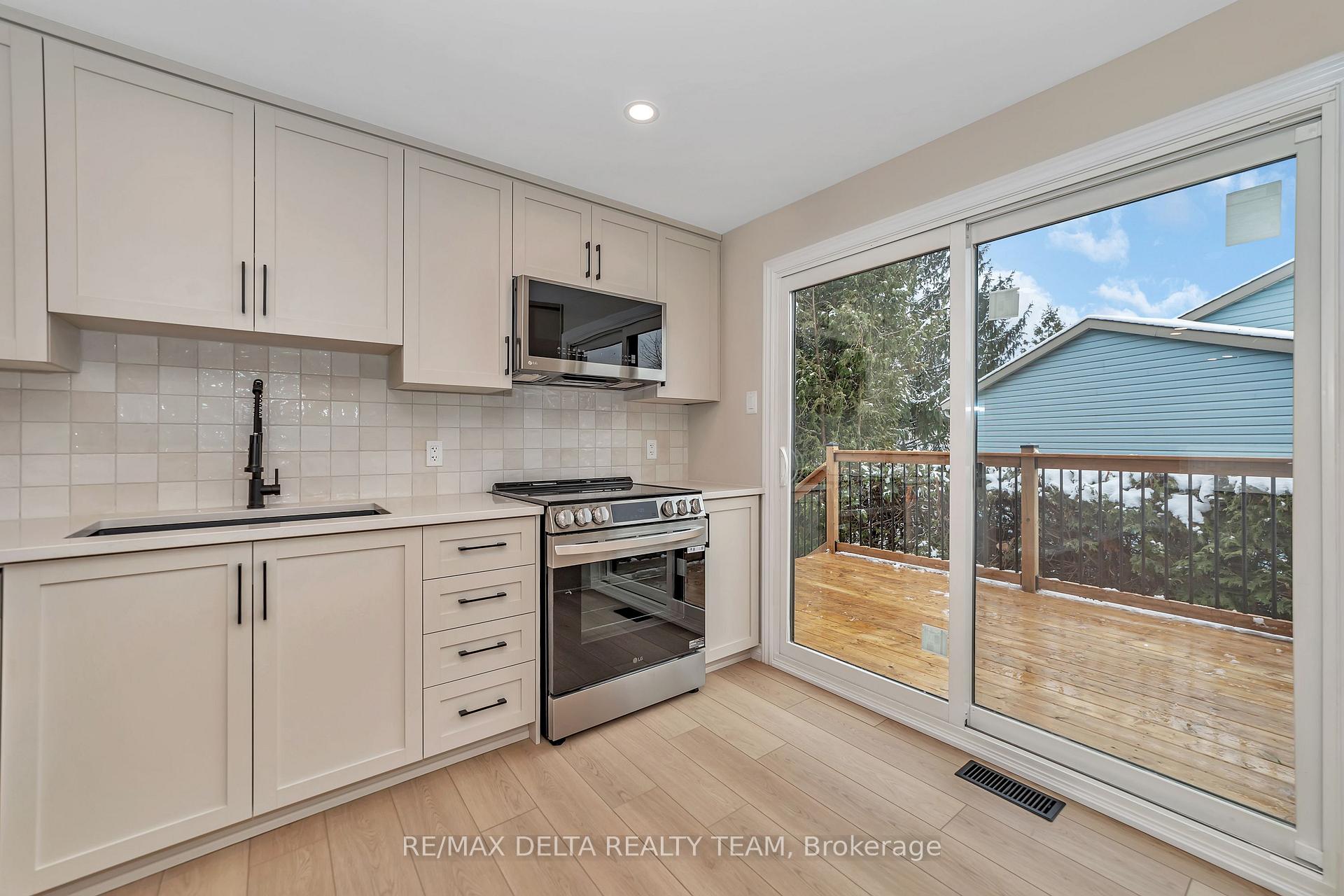 Photo 19 of 1593 Payette Drive, Ottawa, Bilberry Creek/Queenswood Heights — HOMEH