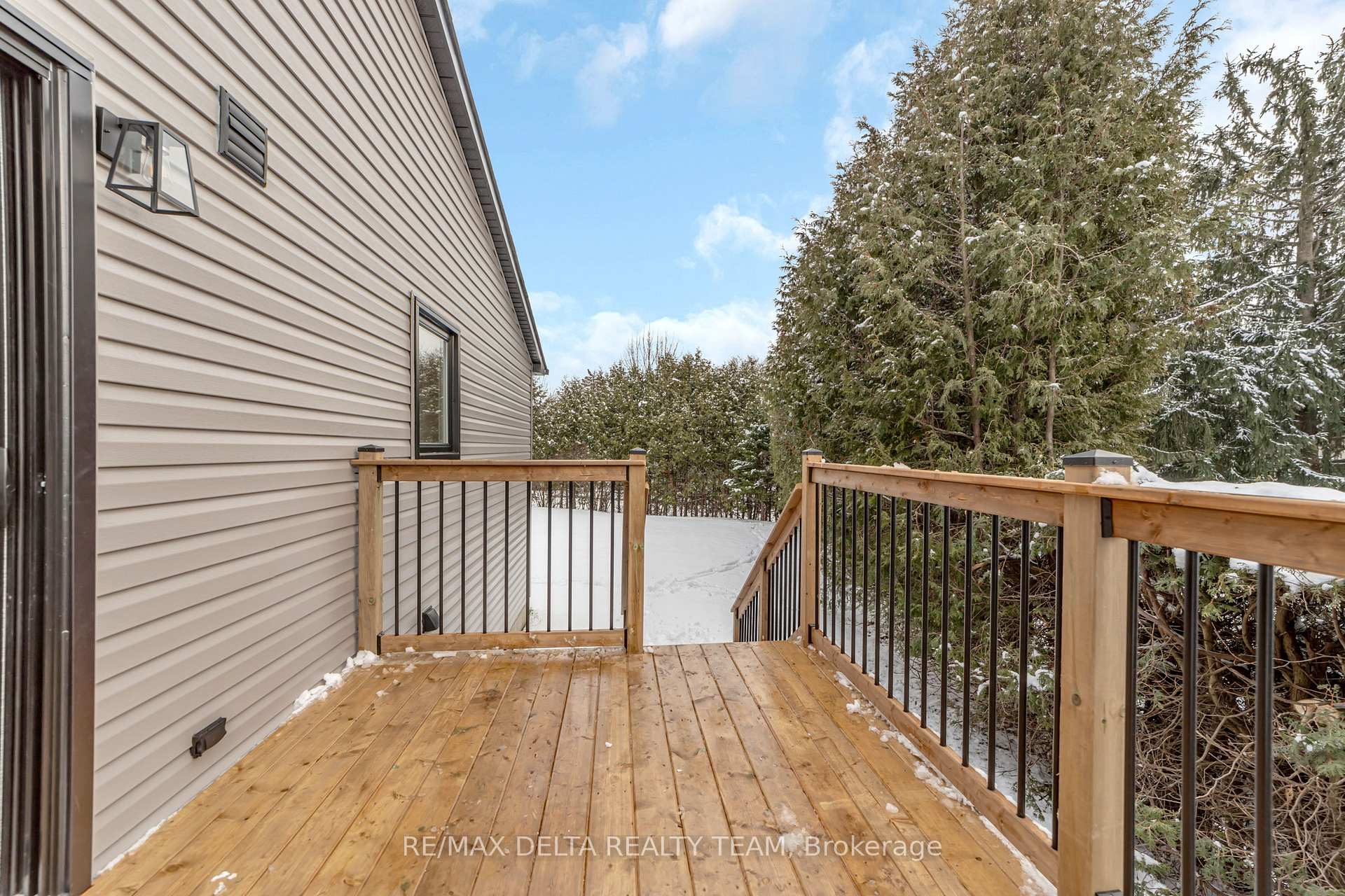 Photo 32 of 1593 Payette Drive, Ottawa, Bilberry Creek/Queenswood Heights — HOMEH