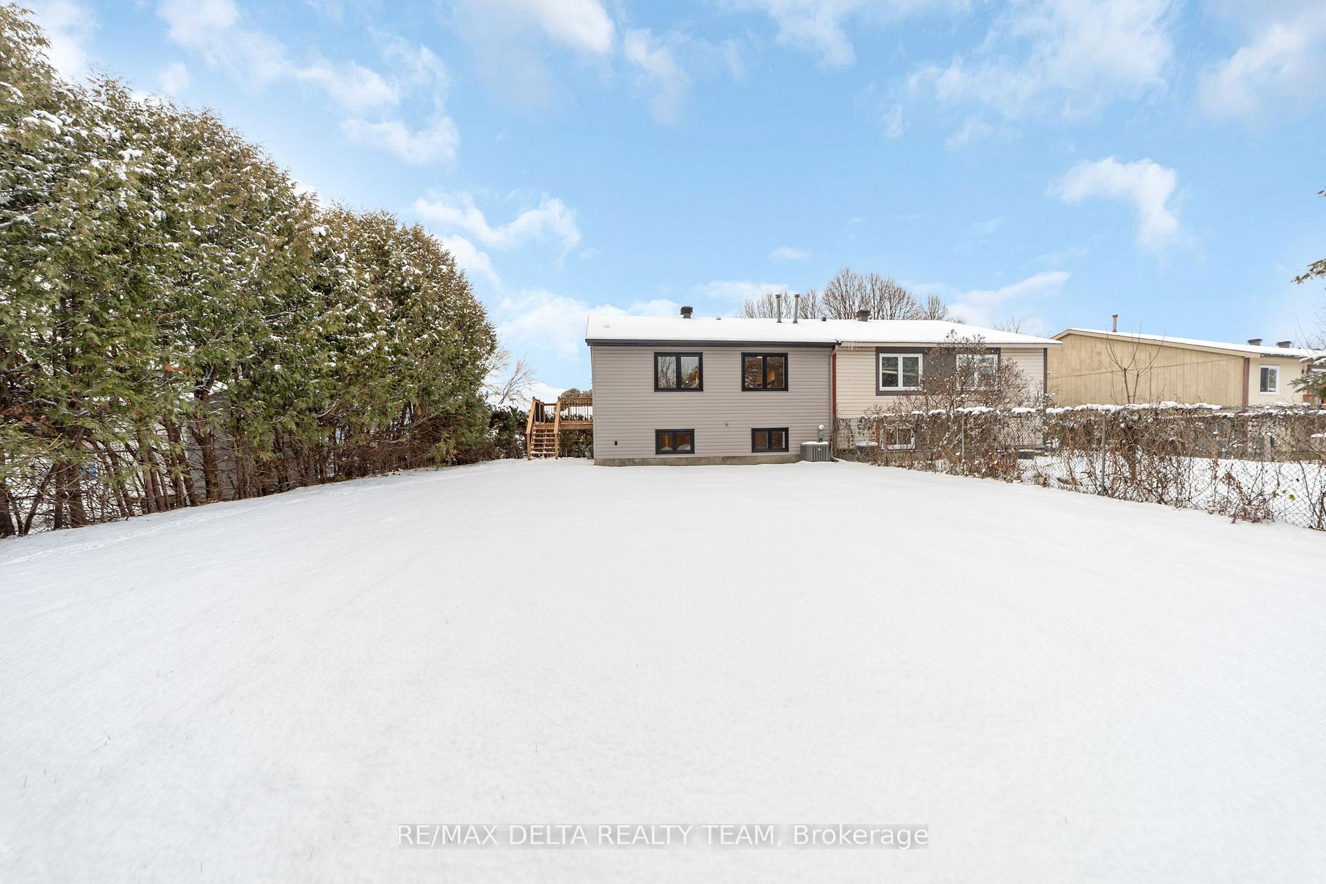 Photo 36 of 1593 Payette Drive, Ottawa, Bilberry Creek/Queenswood Heights — HOMEH