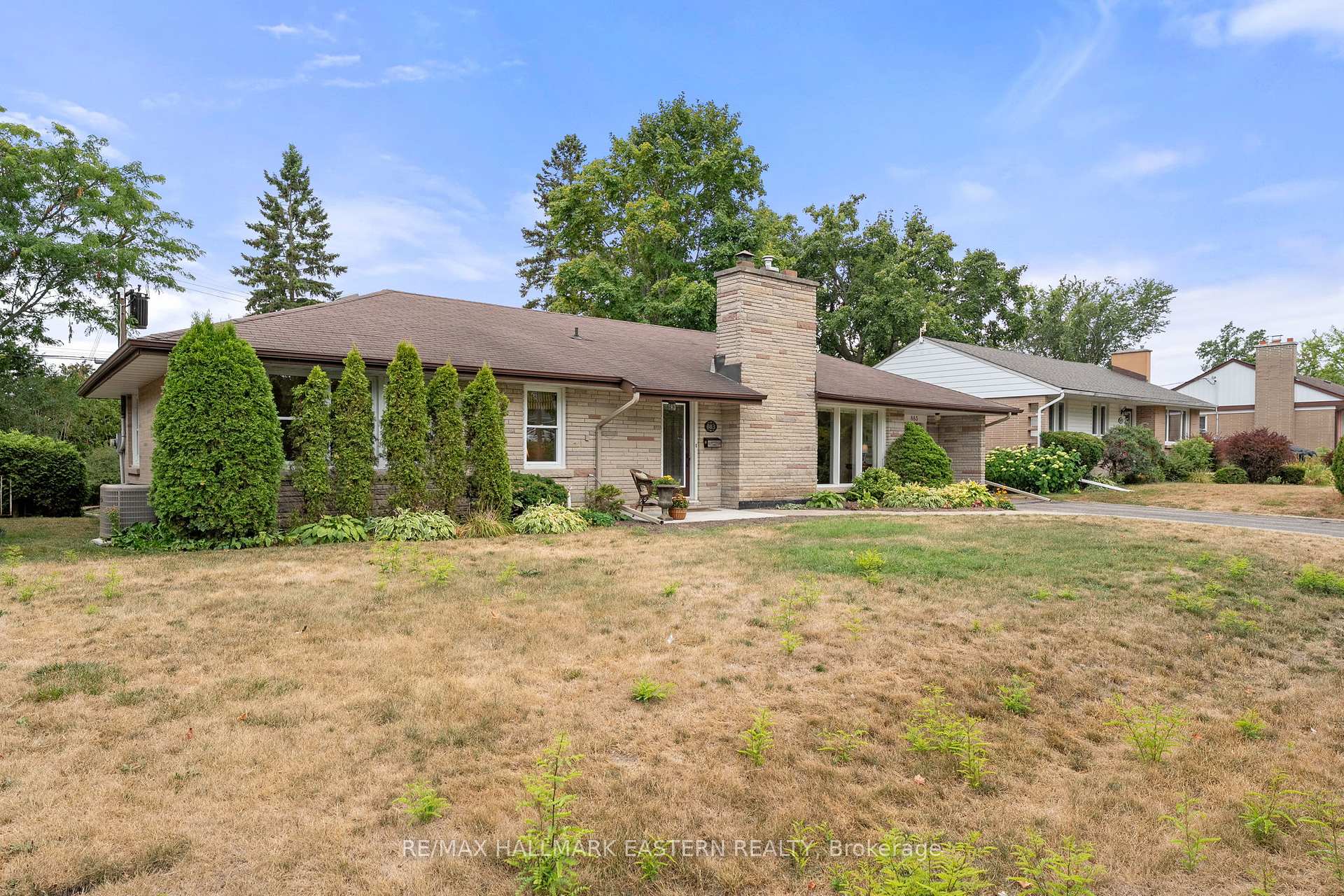Photo 2 of 883 Kensington Drive, Peterborough, Monaghan Ward 2 — HOMEH