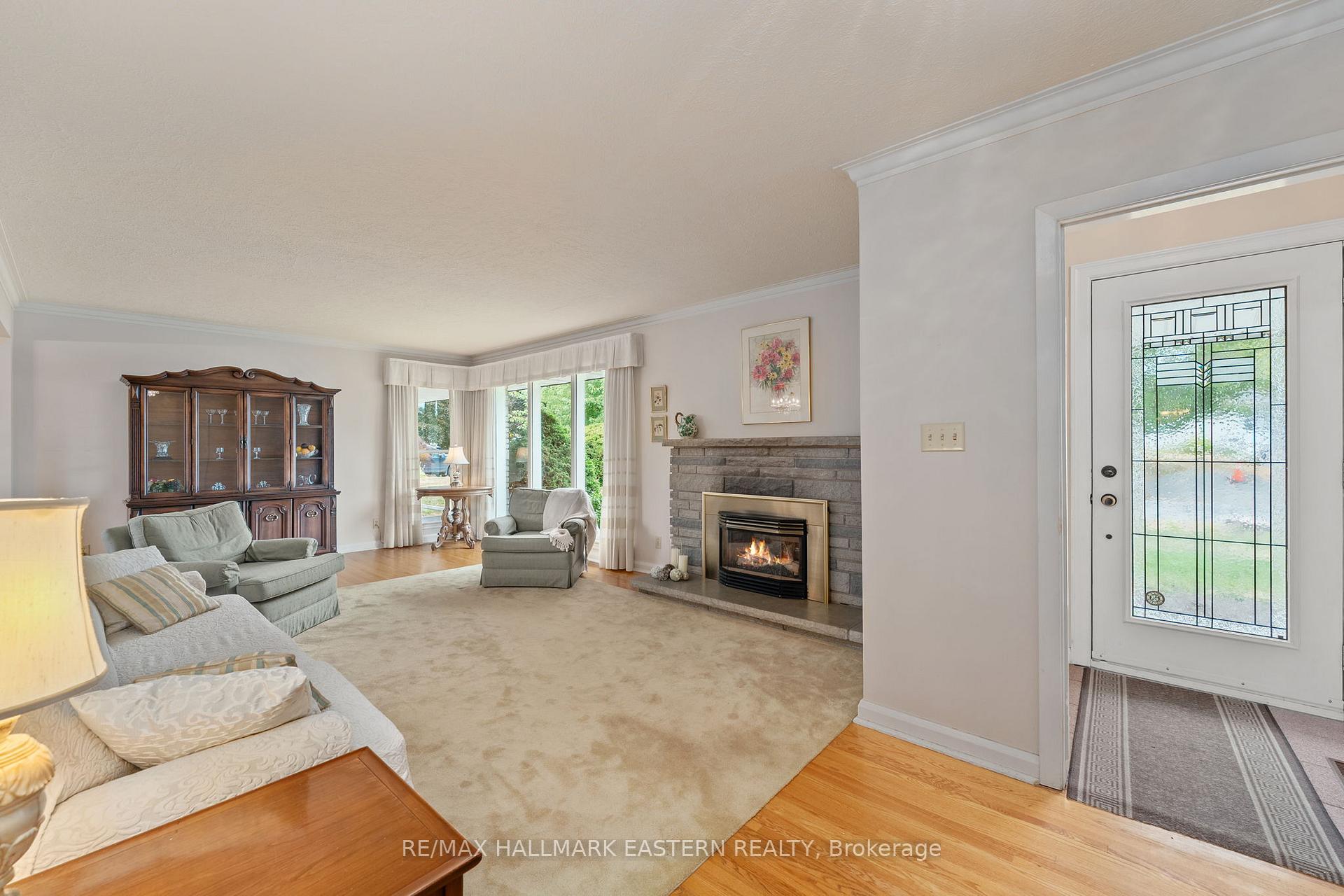 Photo 6 of 883 Kensington Drive, Peterborough, Monaghan Ward 2 — HOMEH