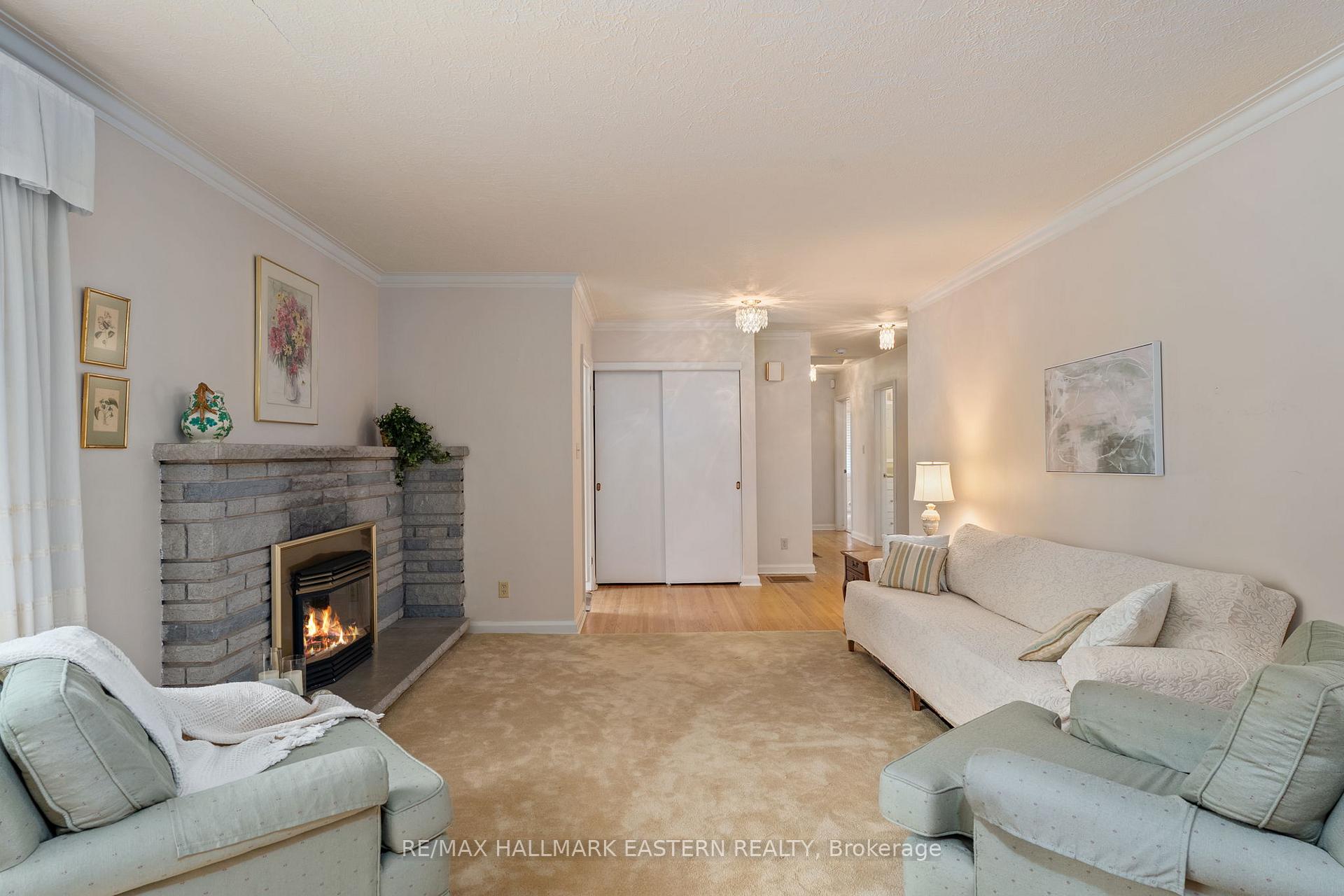 Photo 8 of 883 Kensington Drive, Peterborough, Monaghan Ward 2 — HOMEH