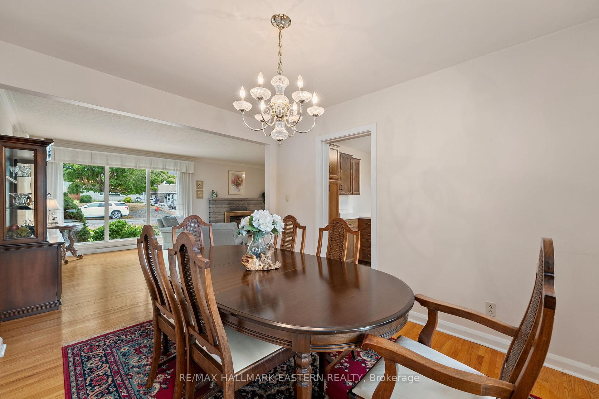 Photo 12 of 883 Kensington Drive, Peterborough, Monaghan Ward 2 — HOMEH