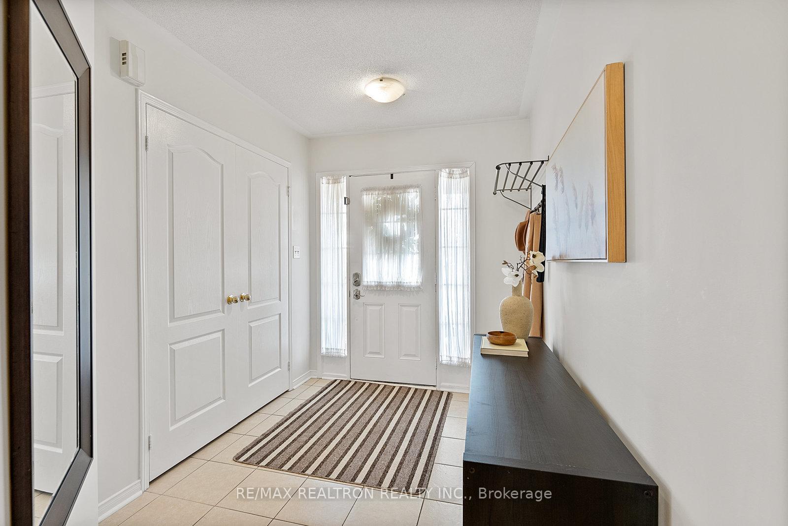 Photo 5 of 947 Fetchison Drive, Oshawa, Taunton — HOMEH