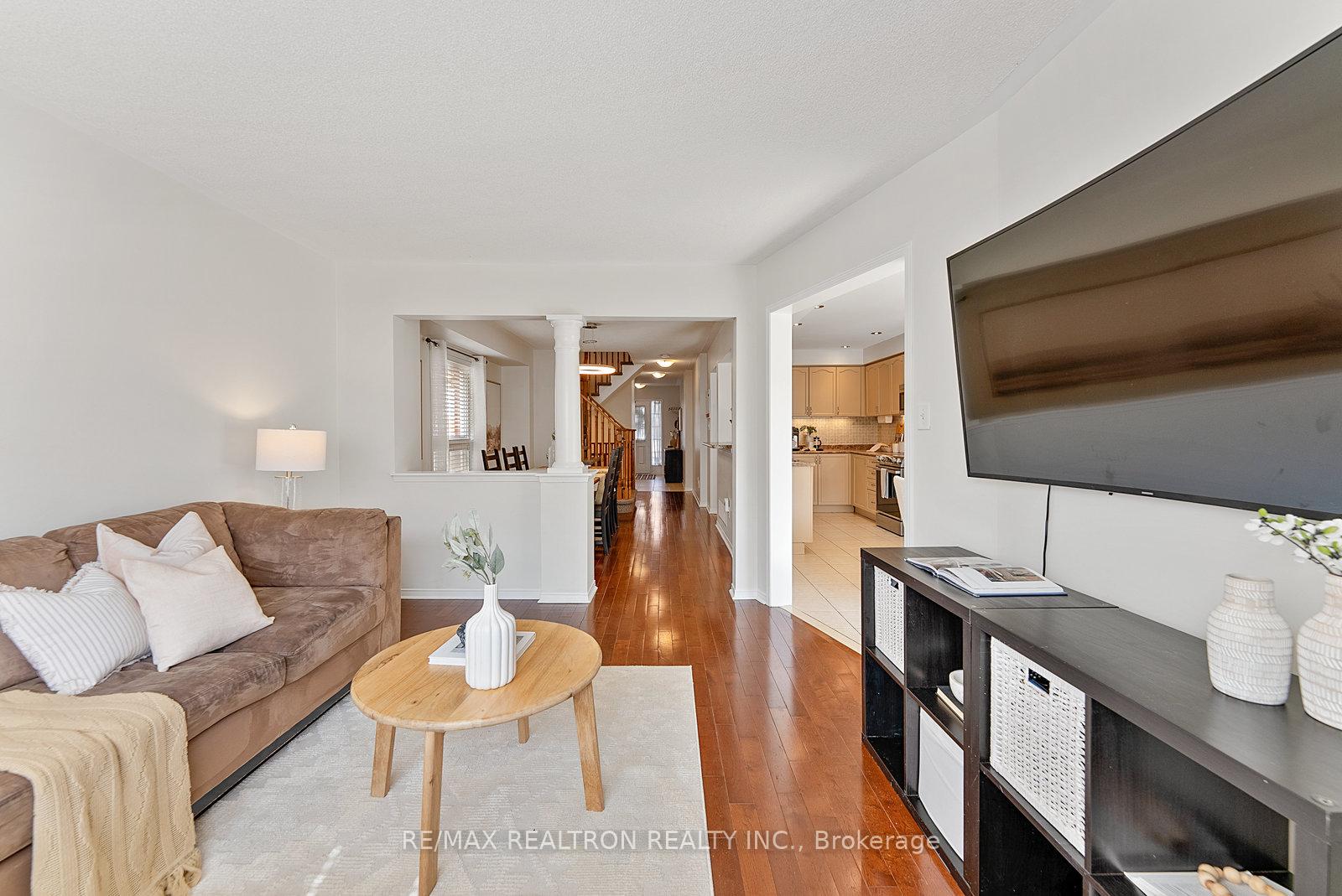 Photo 11 of 947 Fetchison Drive, Oshawa, Taunton — HOMEH